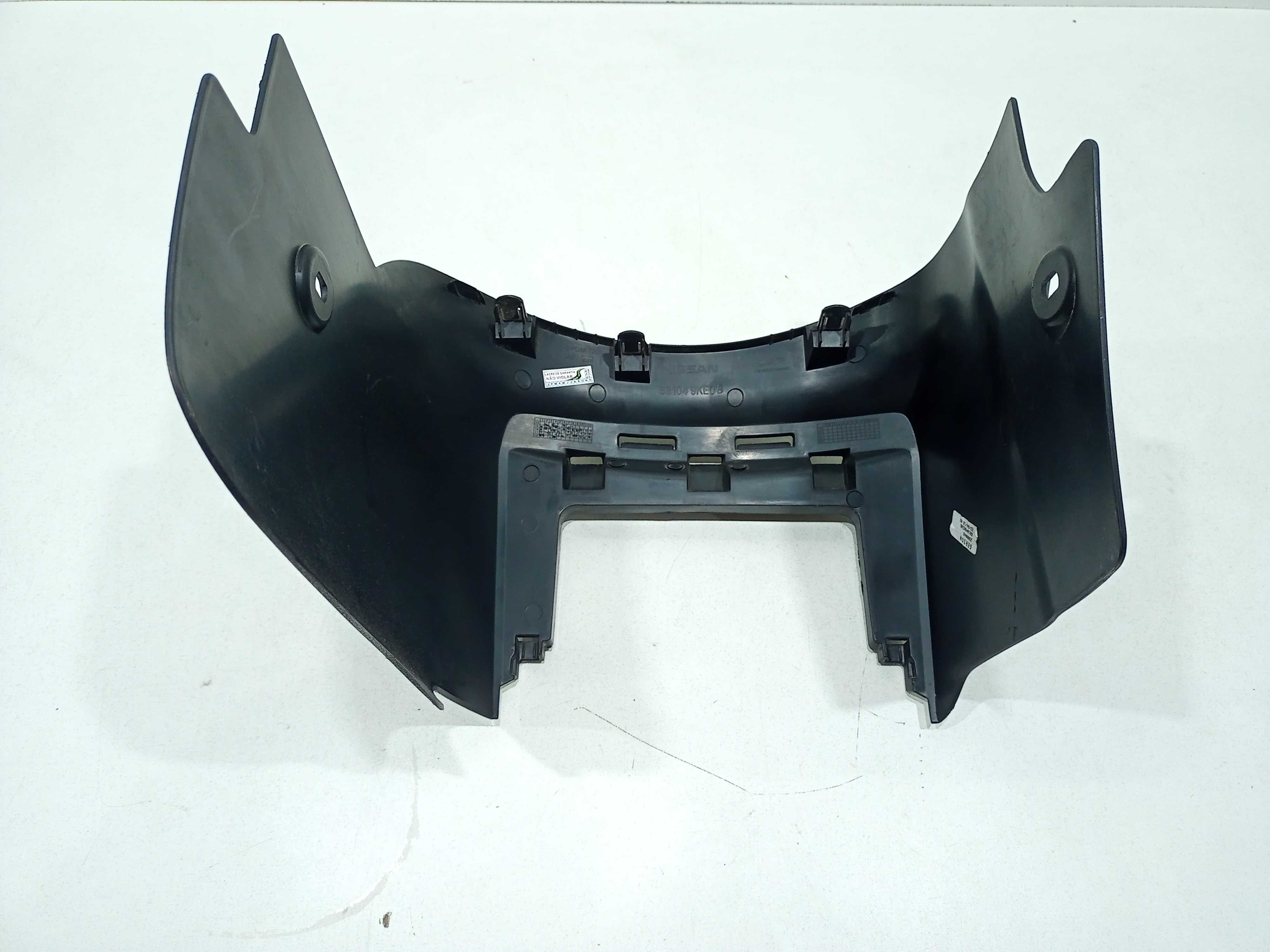 Moldura Inferior Console Central  Nissan Versa 2019 Preto 1