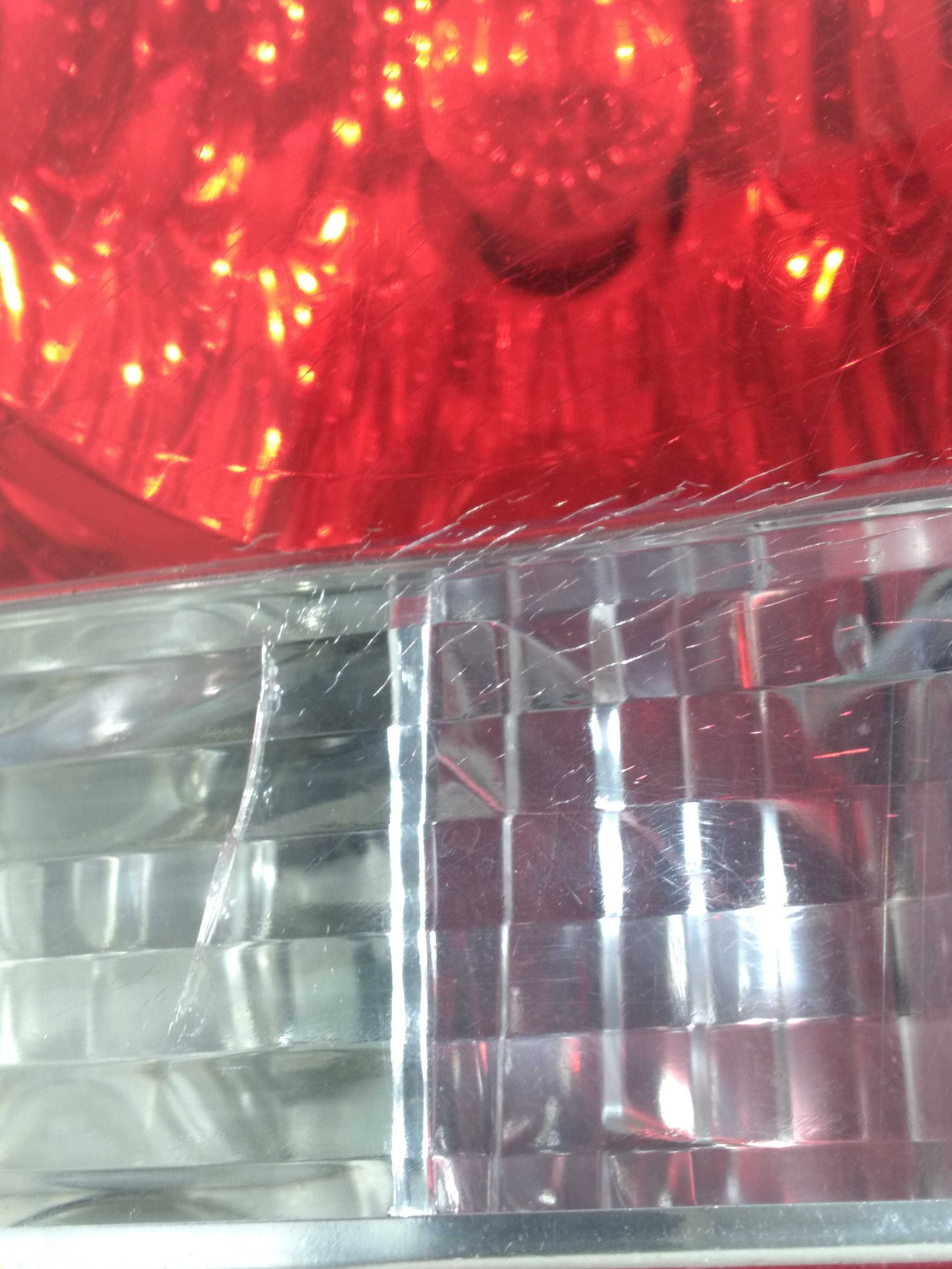 Lanterna Da Tampa Traseira Lado Esq. Vw Touareg 4.2 V8 2005 2