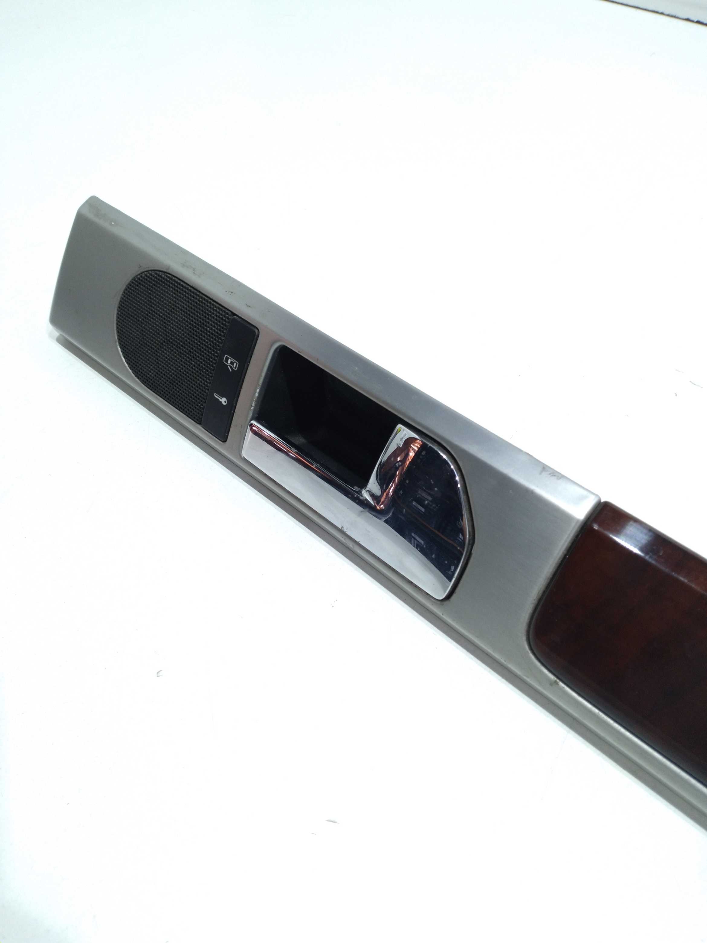 Moldura Maçaneta  Porta Tras. Direita Touareg 4.2 V8 2005 3