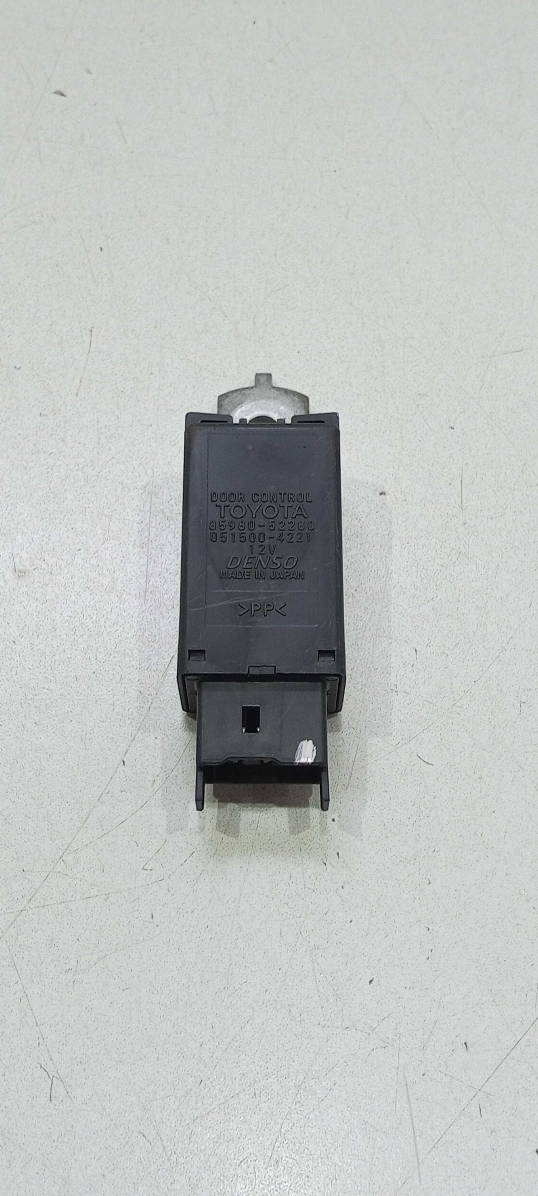 Módulo Relé Controle De Portas Toyota Etios 1.3 Hatch 2016 1