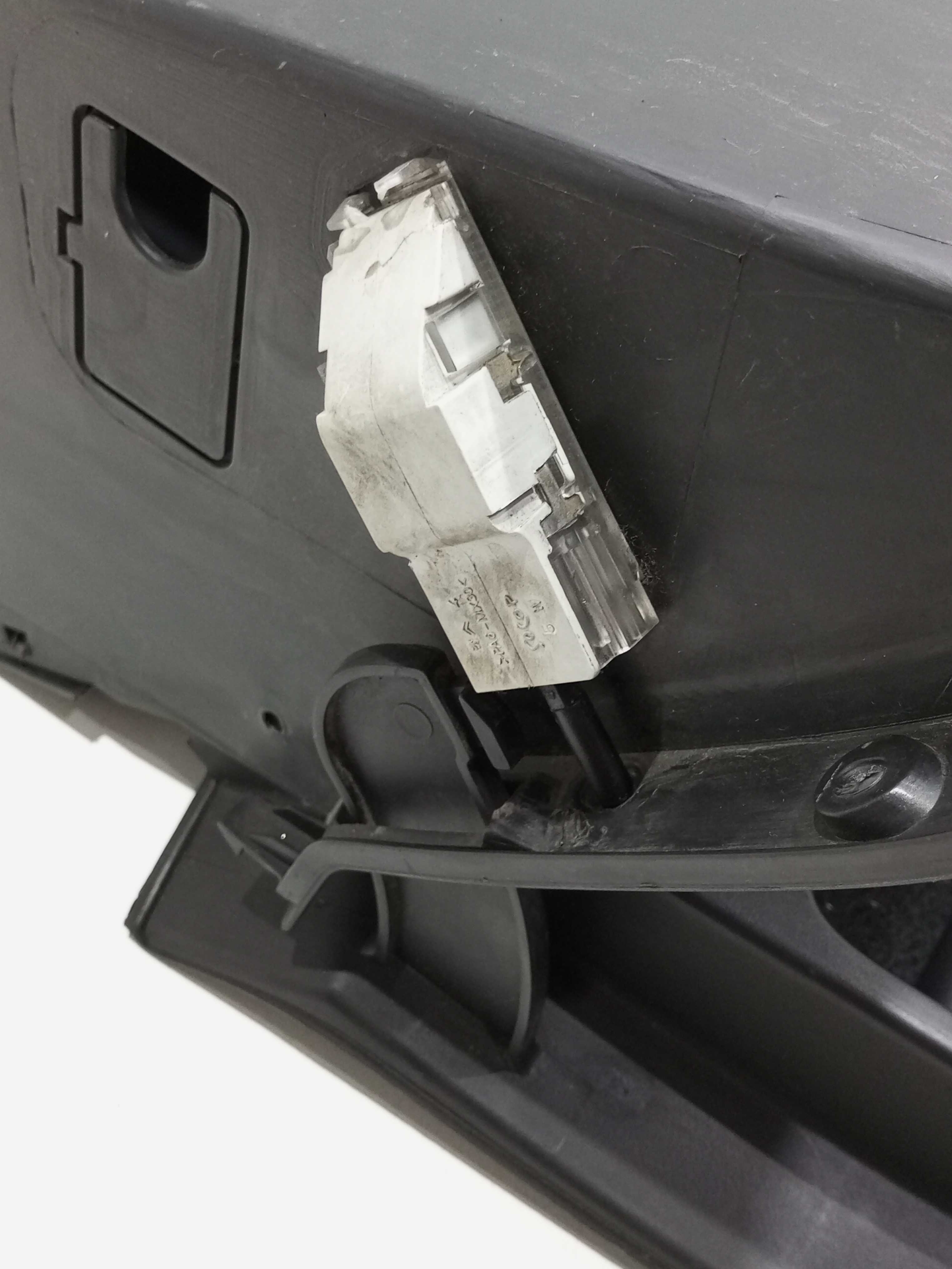 Porta Luvas Peugeot 307 2.0 Rallye 2004 7