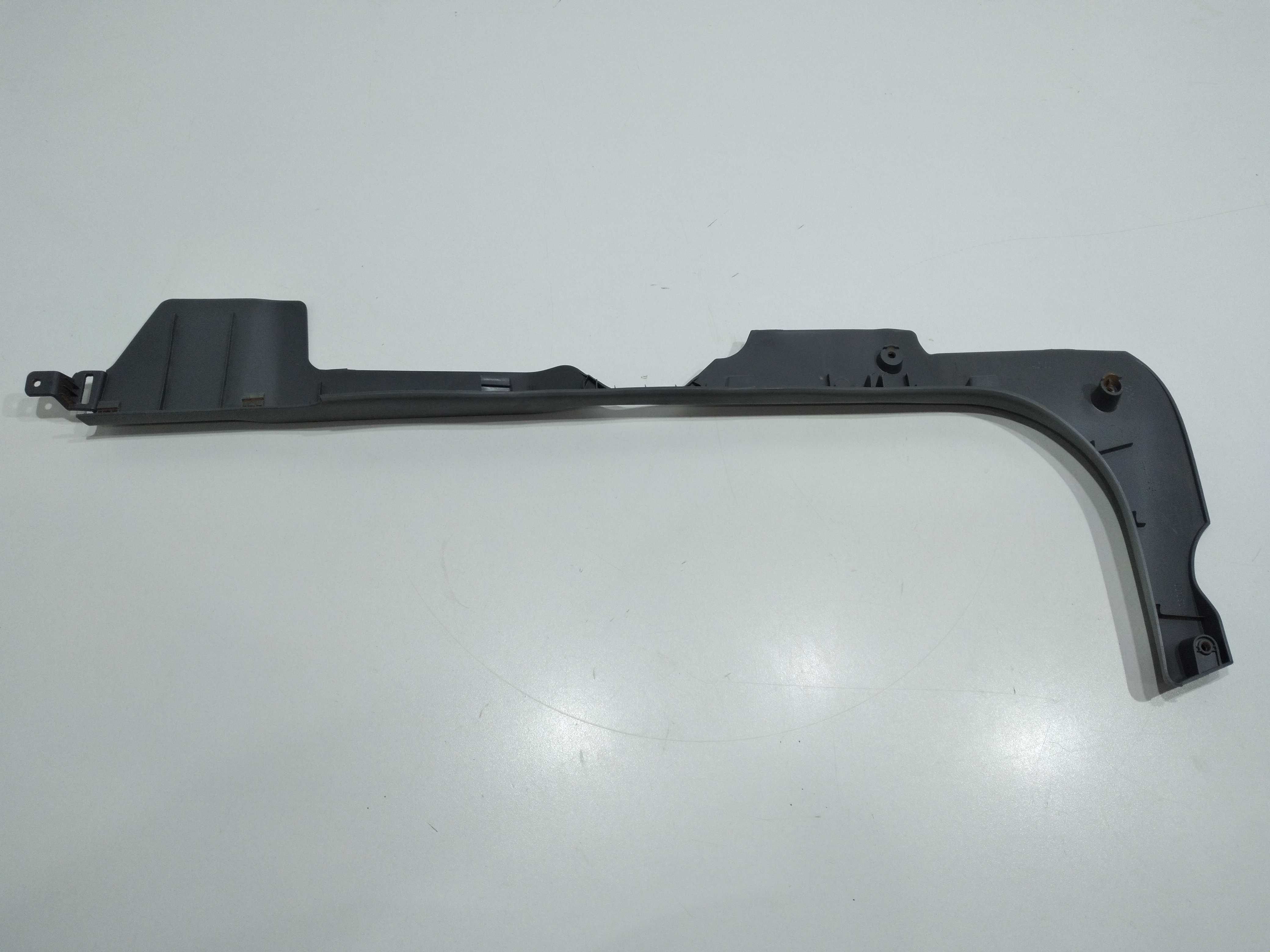 Soleira Dianteira Esquerda Fiat Grand Siena Essenc 1.6 2013 2