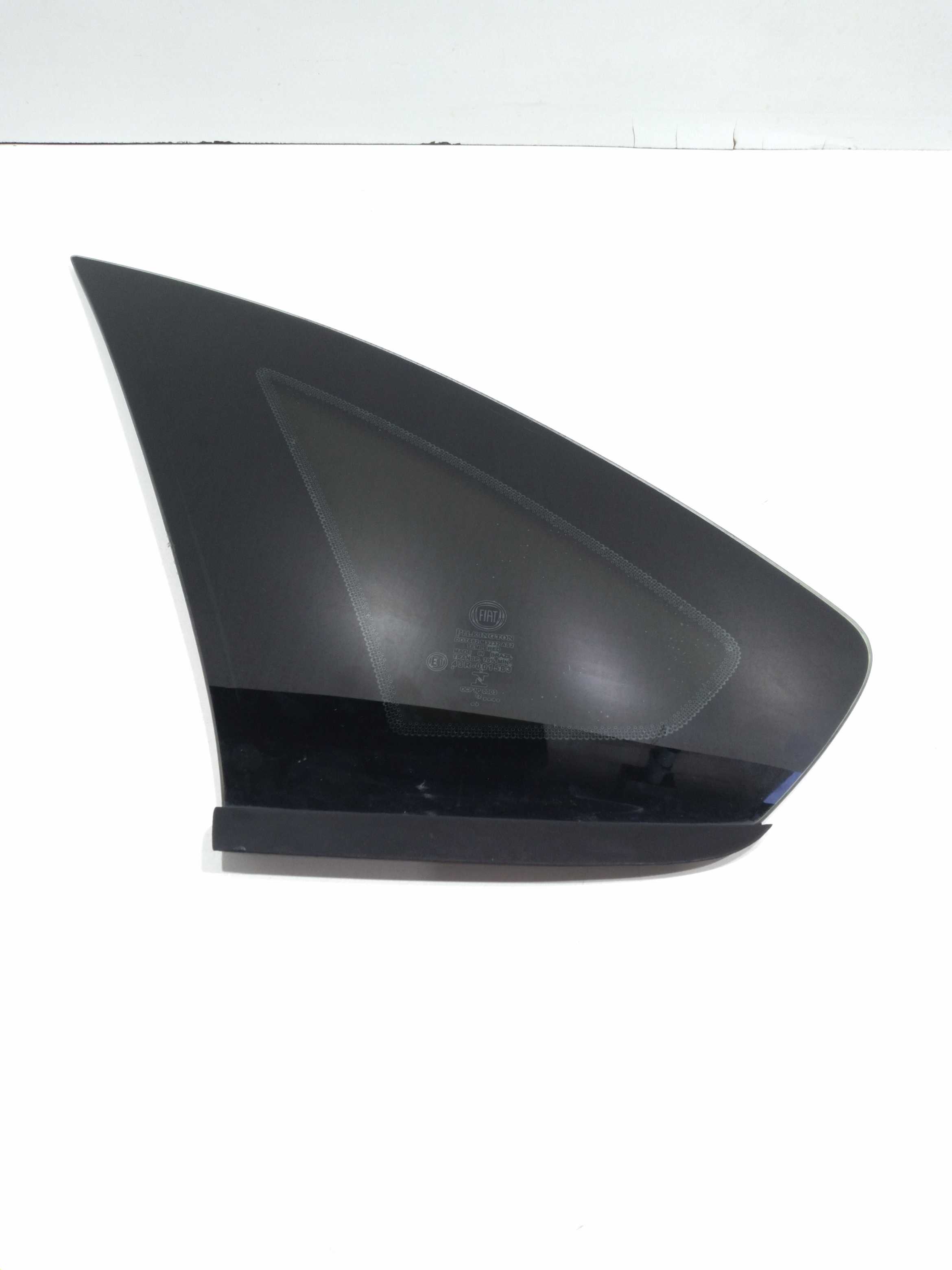 Vidro Fixo Da Coluna Traseira Esquerda Grand Siena 1.6 2013 1