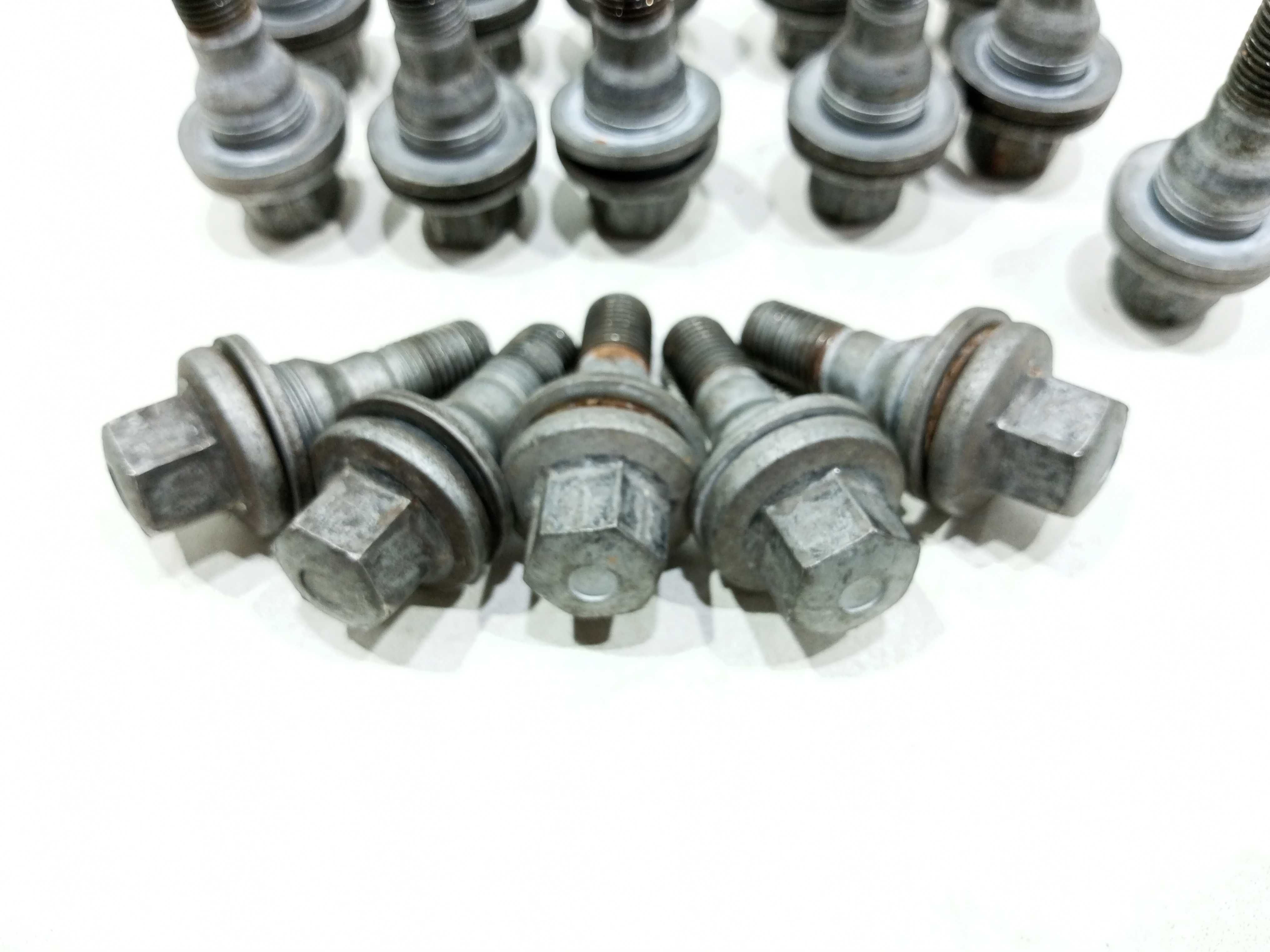 Kit Jogo 16 Parafusos  De Roda Citroen C3 1.6 2014 Original 2