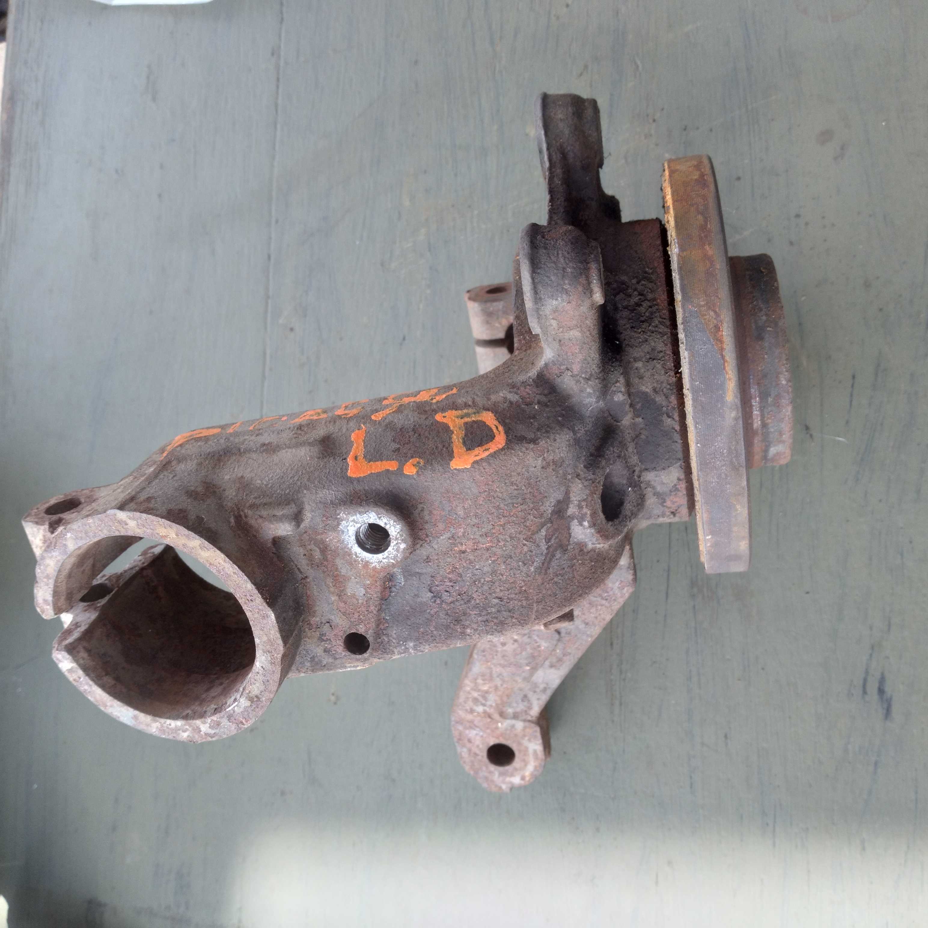 Montante dianteiro direito 206 picasso 1.6 16v 1