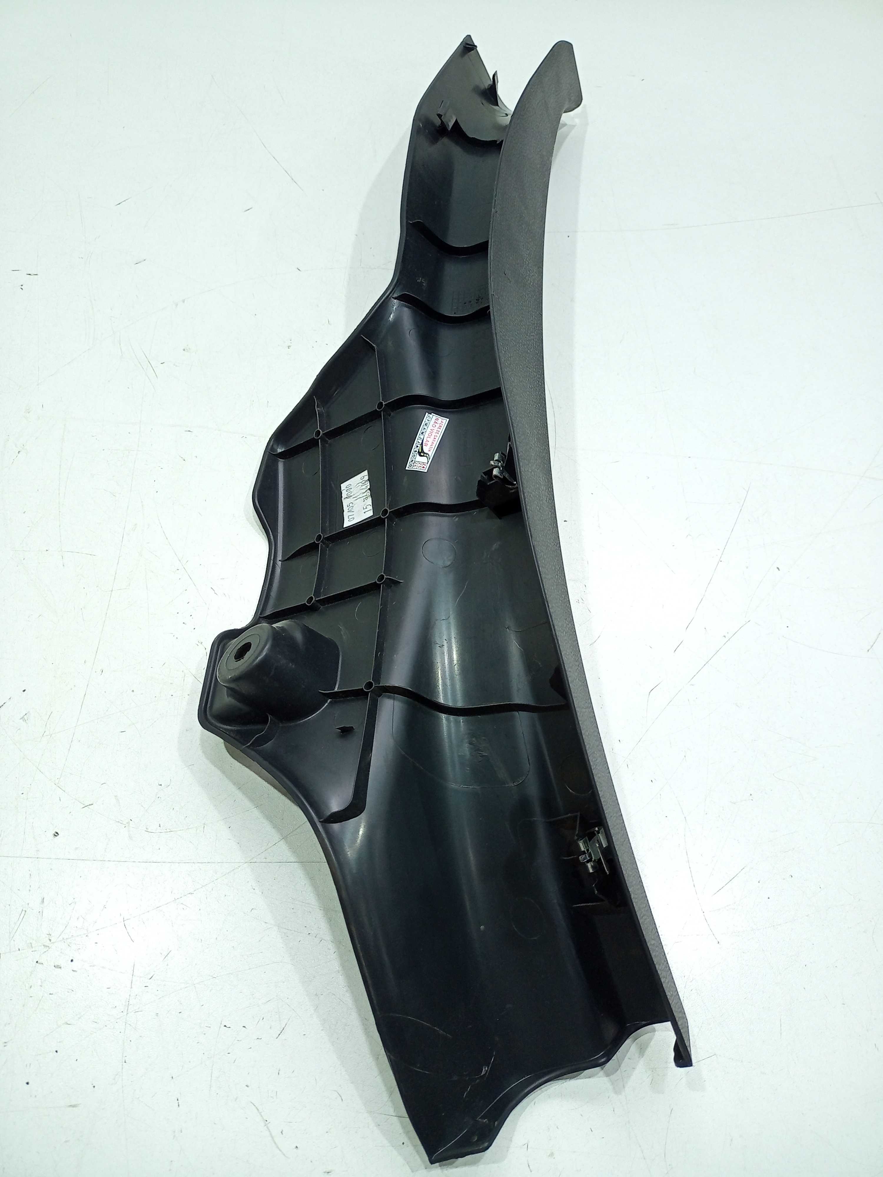 Soleira Traseira Esquerda Nissan Versa 1.6 S 2019 Preto 3