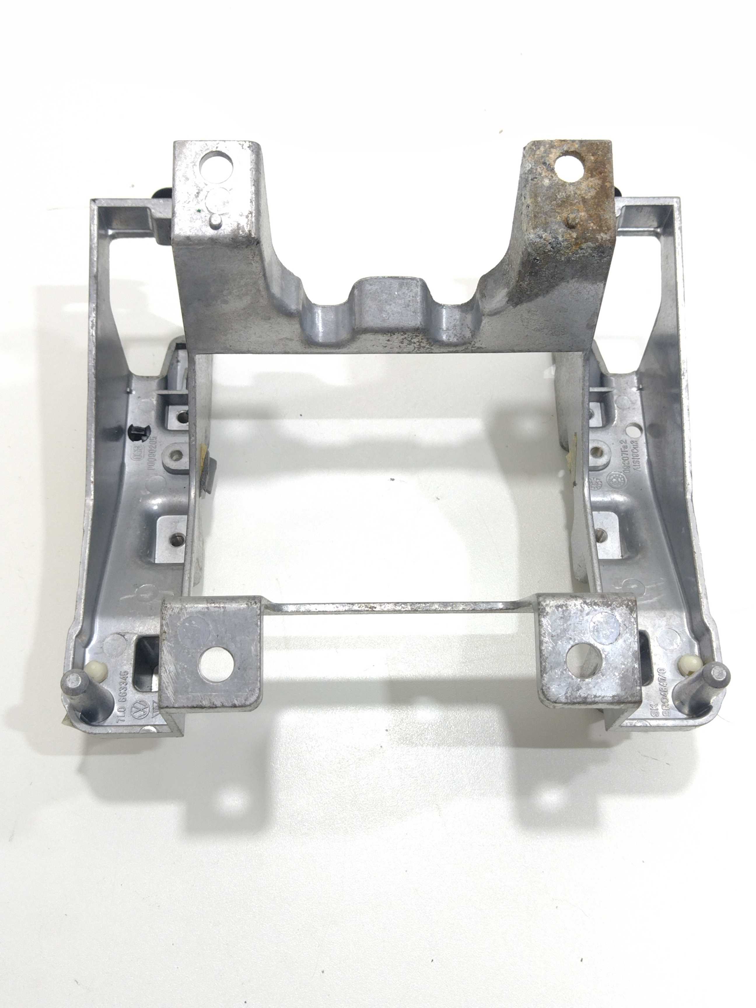 Suporte Console Central Vw Touareg 2005 7l0863345 1