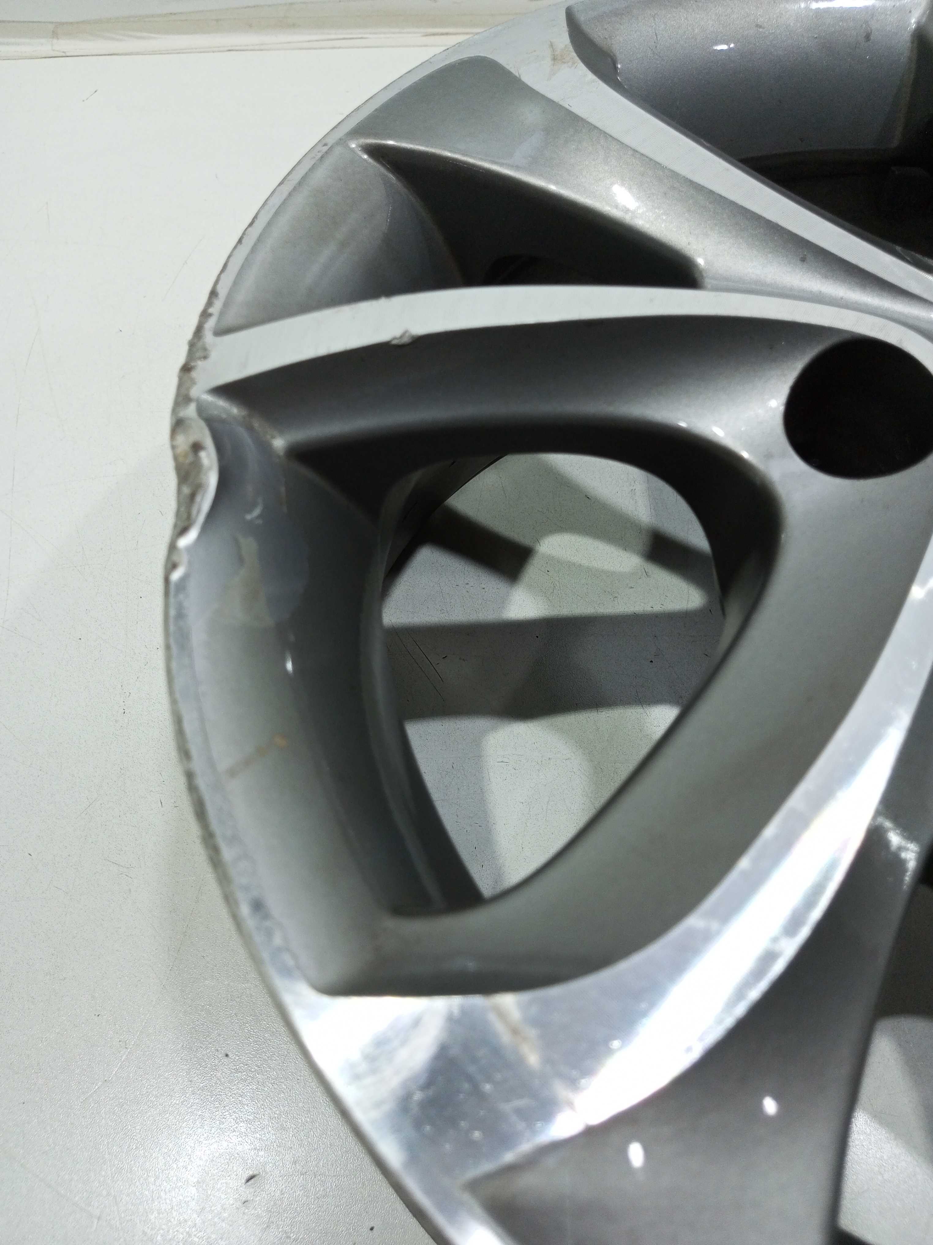 Roda Aro 15 Citroen C3 1.6 2017 Tendence Original Detalhes 4