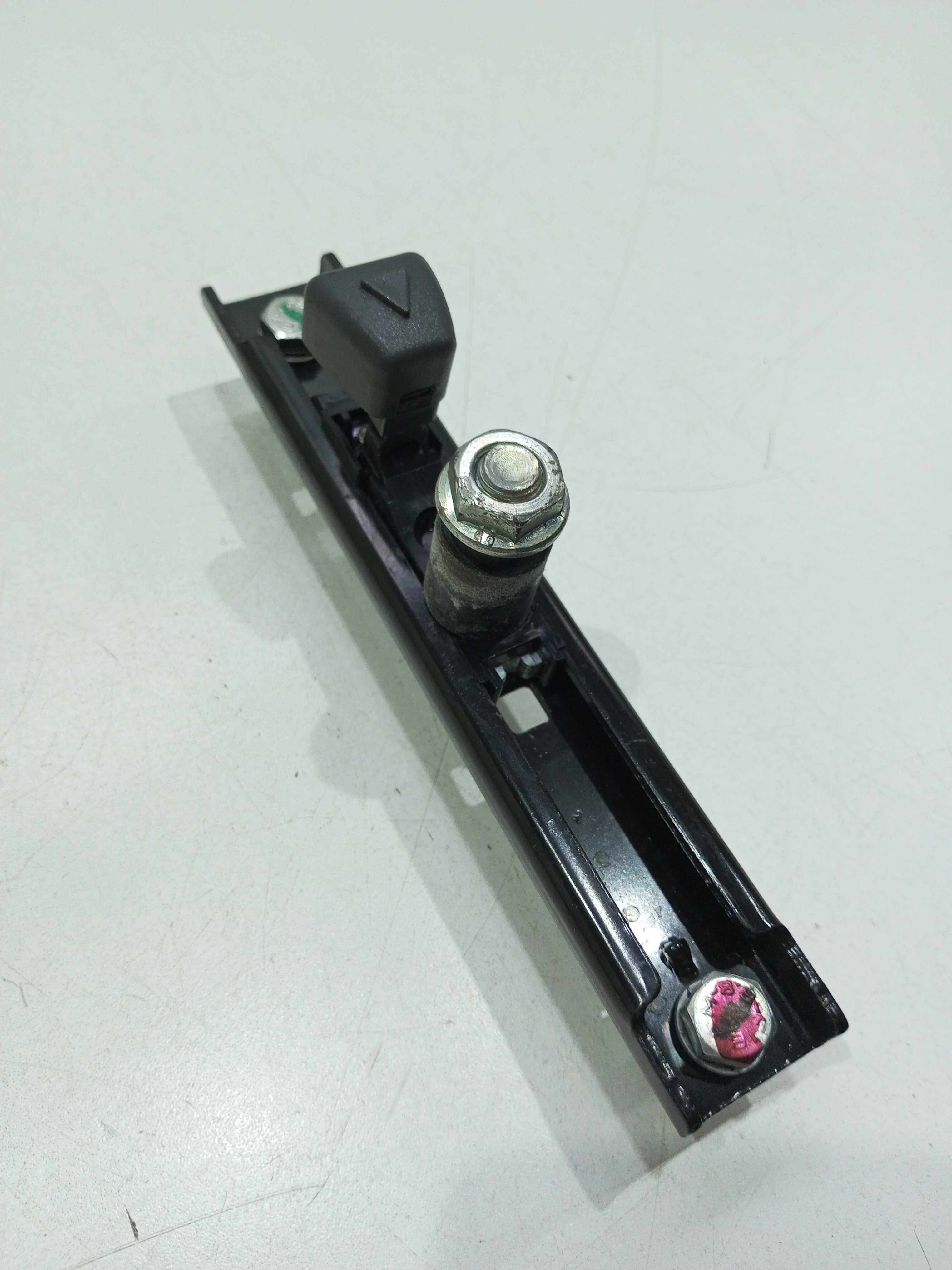 Trilho Regulagem Cinto Dianteiro Dir. Fiat Siena 2011 3