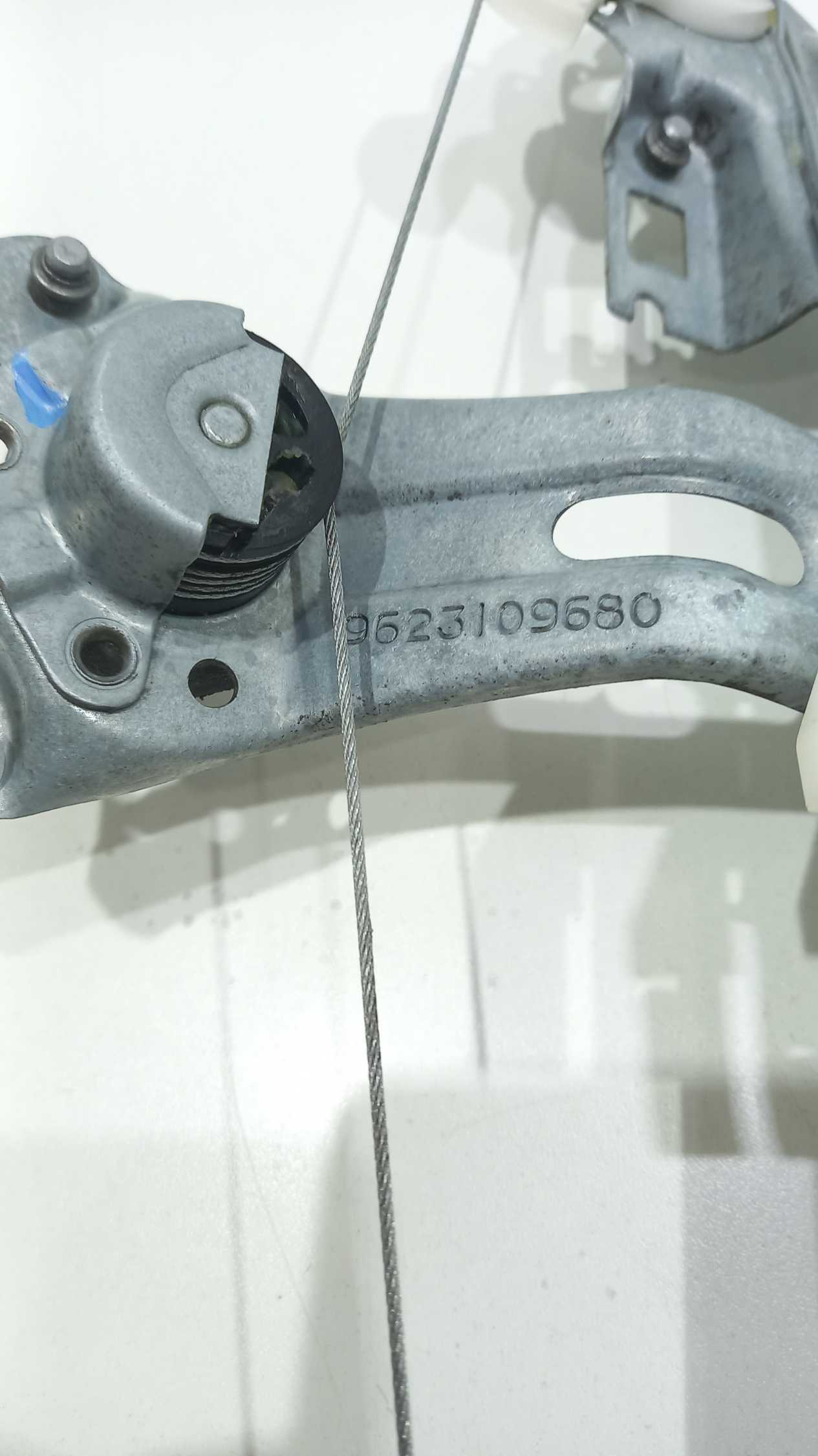 Maquina De Vidro Manual Traseira Direita Peugeot 206 2008 4