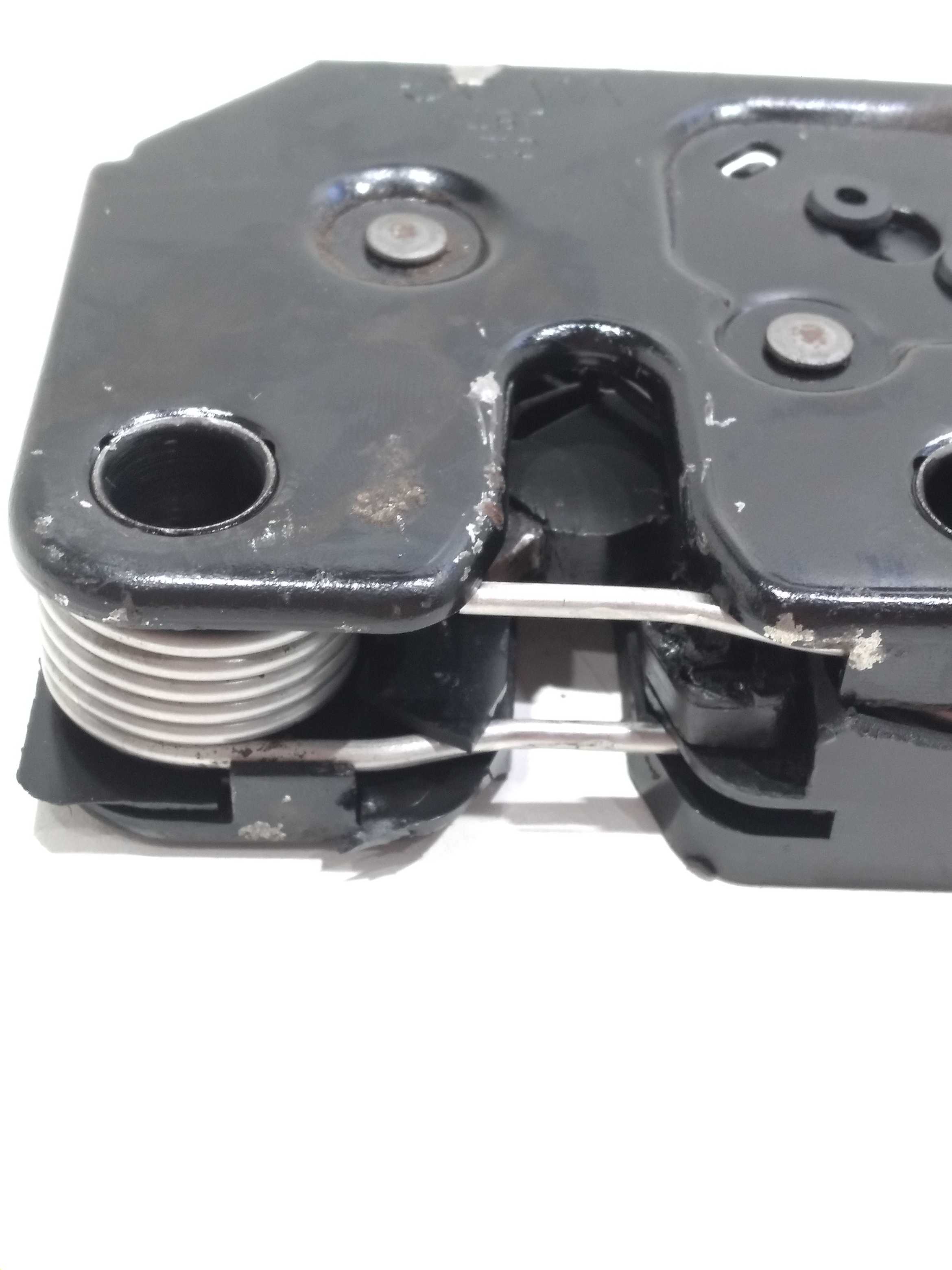 Fechadura Do Capô Vw Touareg 4.2 V8 2005 4