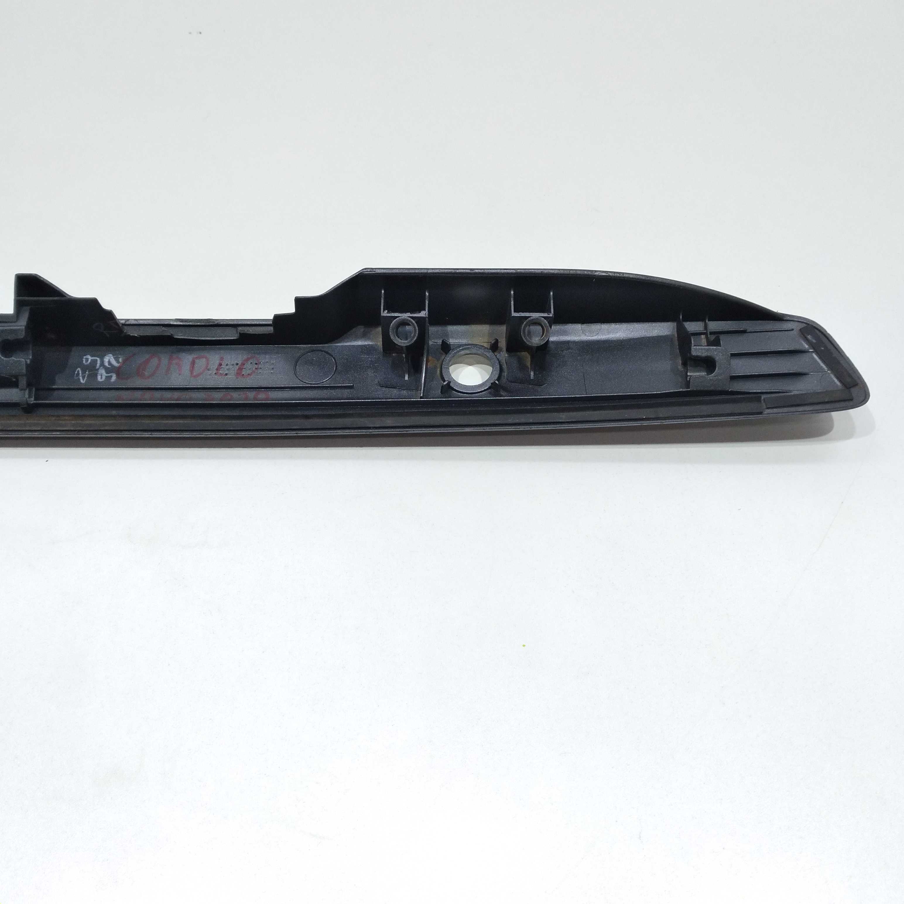 Moldura Da Tampa Traseira Corolla 2009 À  2012 5