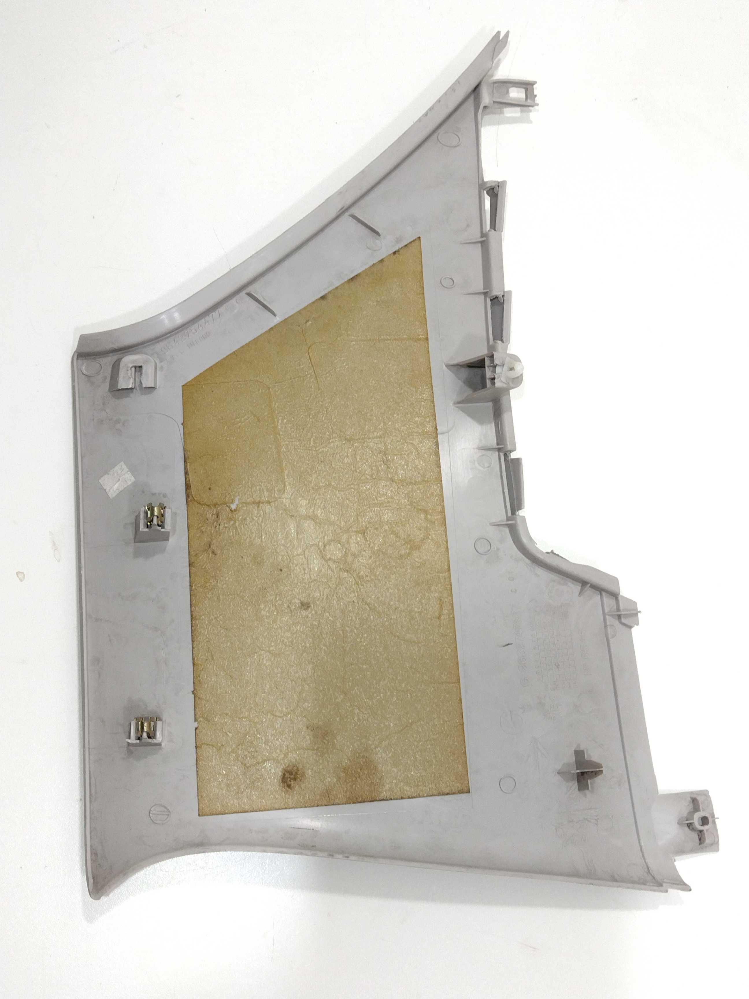 Acabamento Moldura Esquerda Tampa Tras Peugeot 307 2004 2