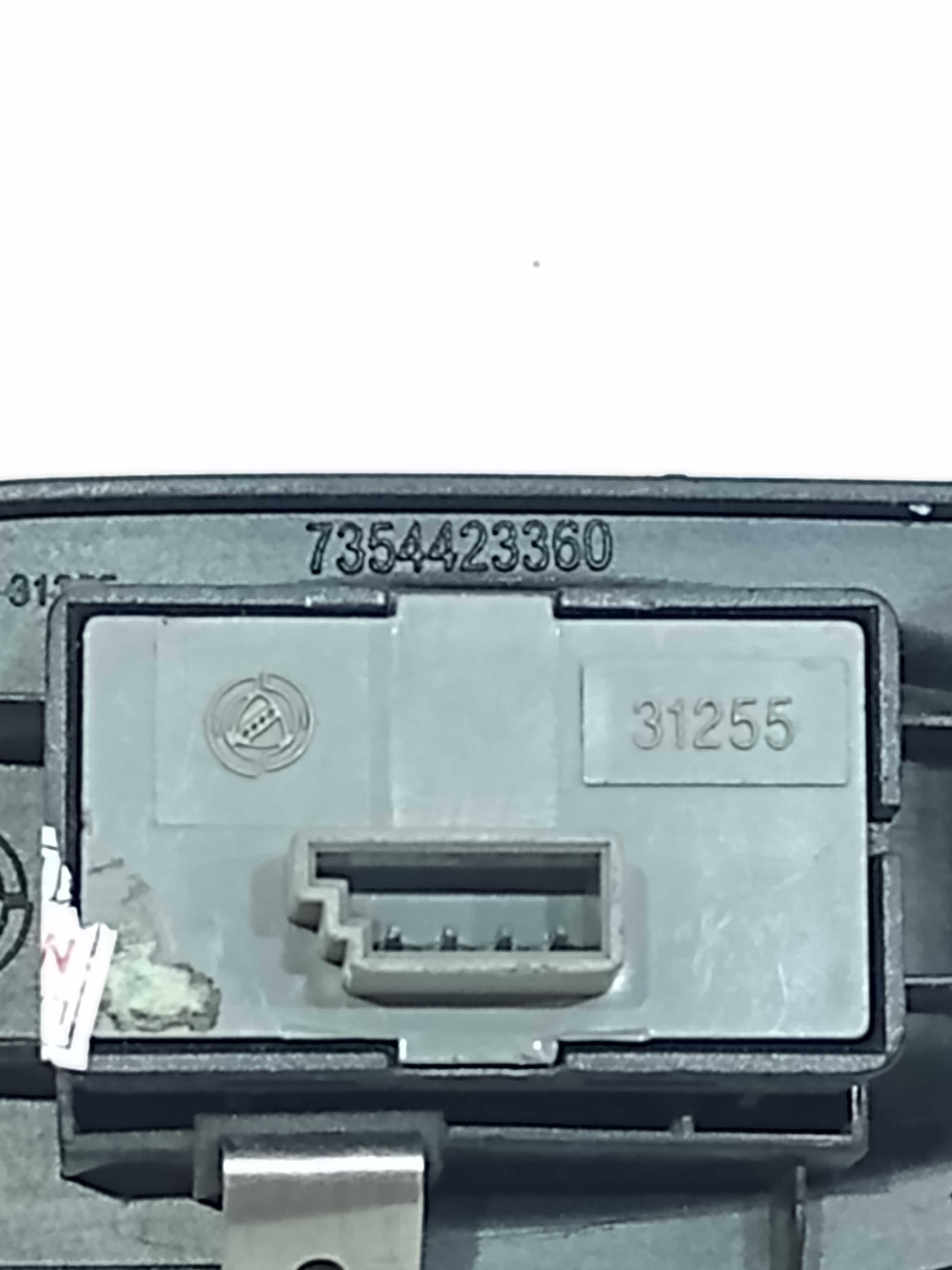 Moldura E Botão Vidro Elétrico Tras Dir Fiat Linea 2009 3