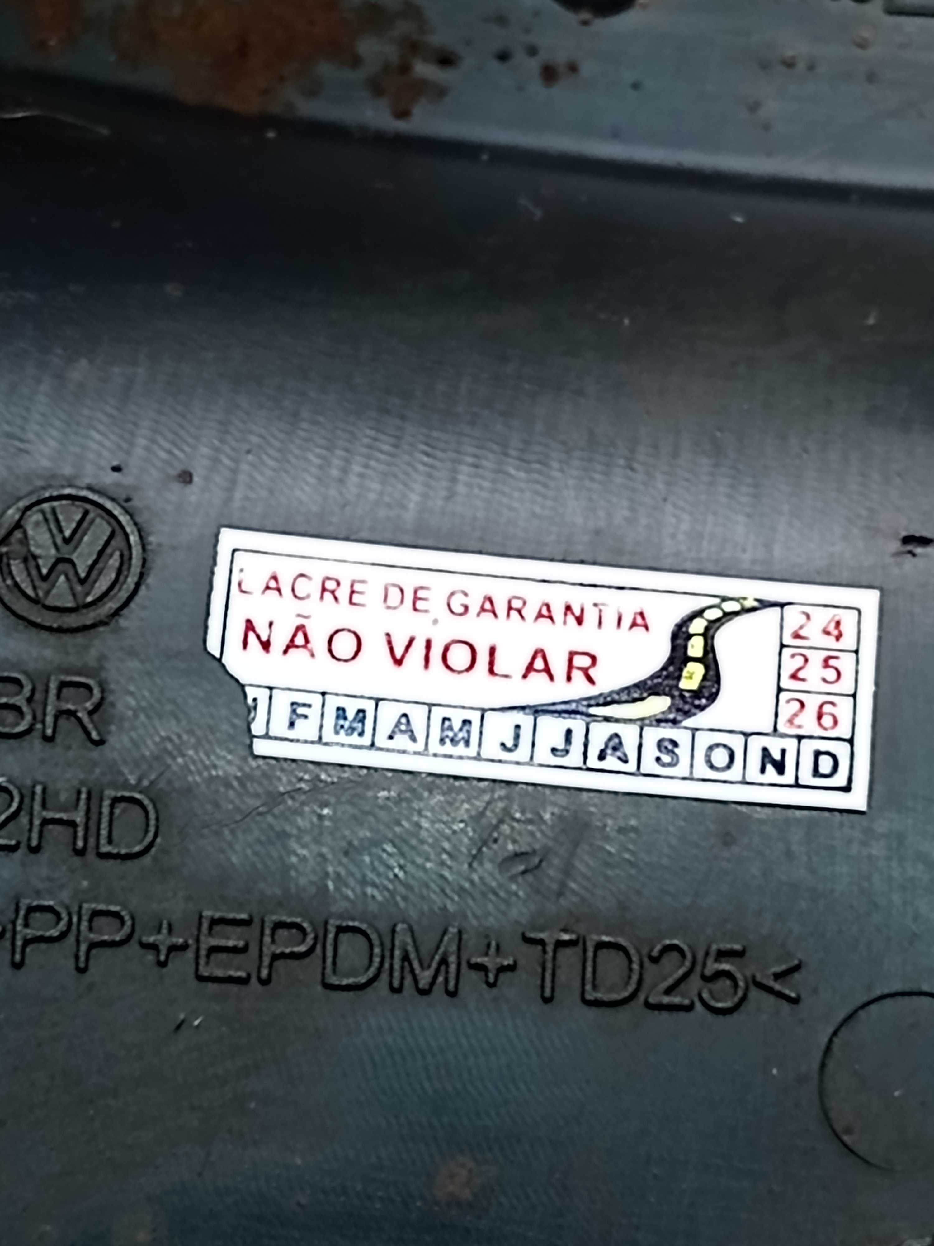 Moldura Superior Volante Volkswagen Voyage 1.6 2012 Preto 4