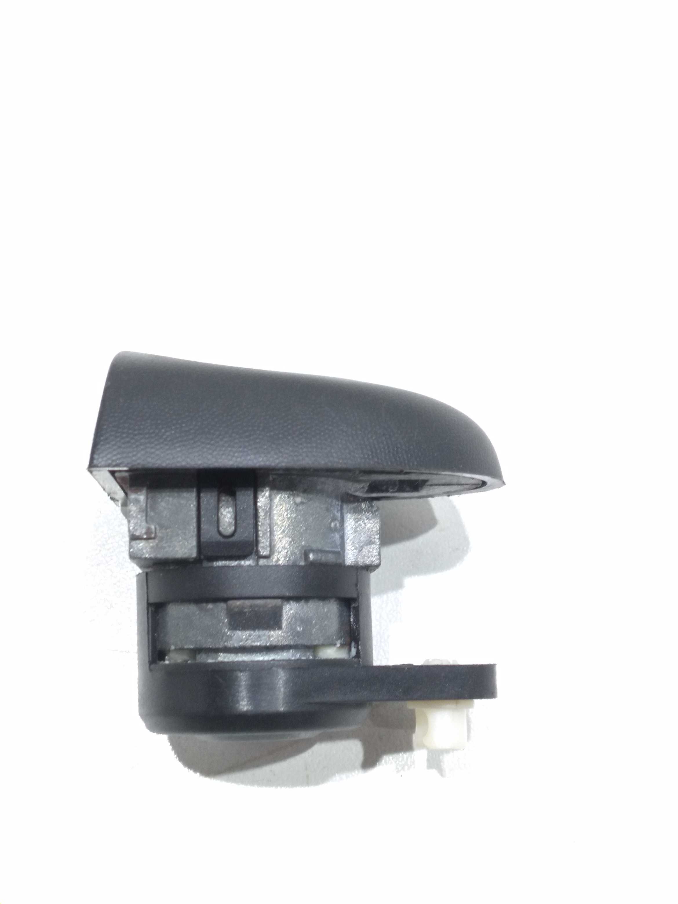 Cilindro Da Chave Porta Dianteira Esquerda Fiat Strada 2018 2