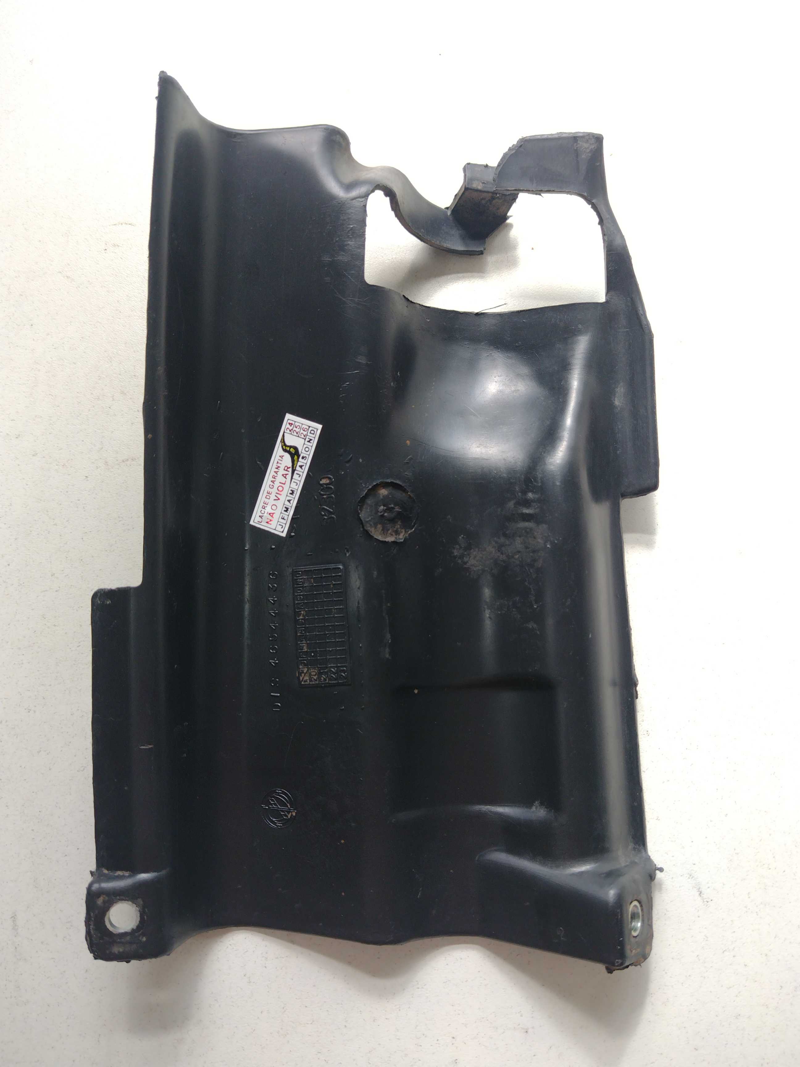 Proteção Gargalo Combustível Fiorino 2020 46544436 Detalhe 1