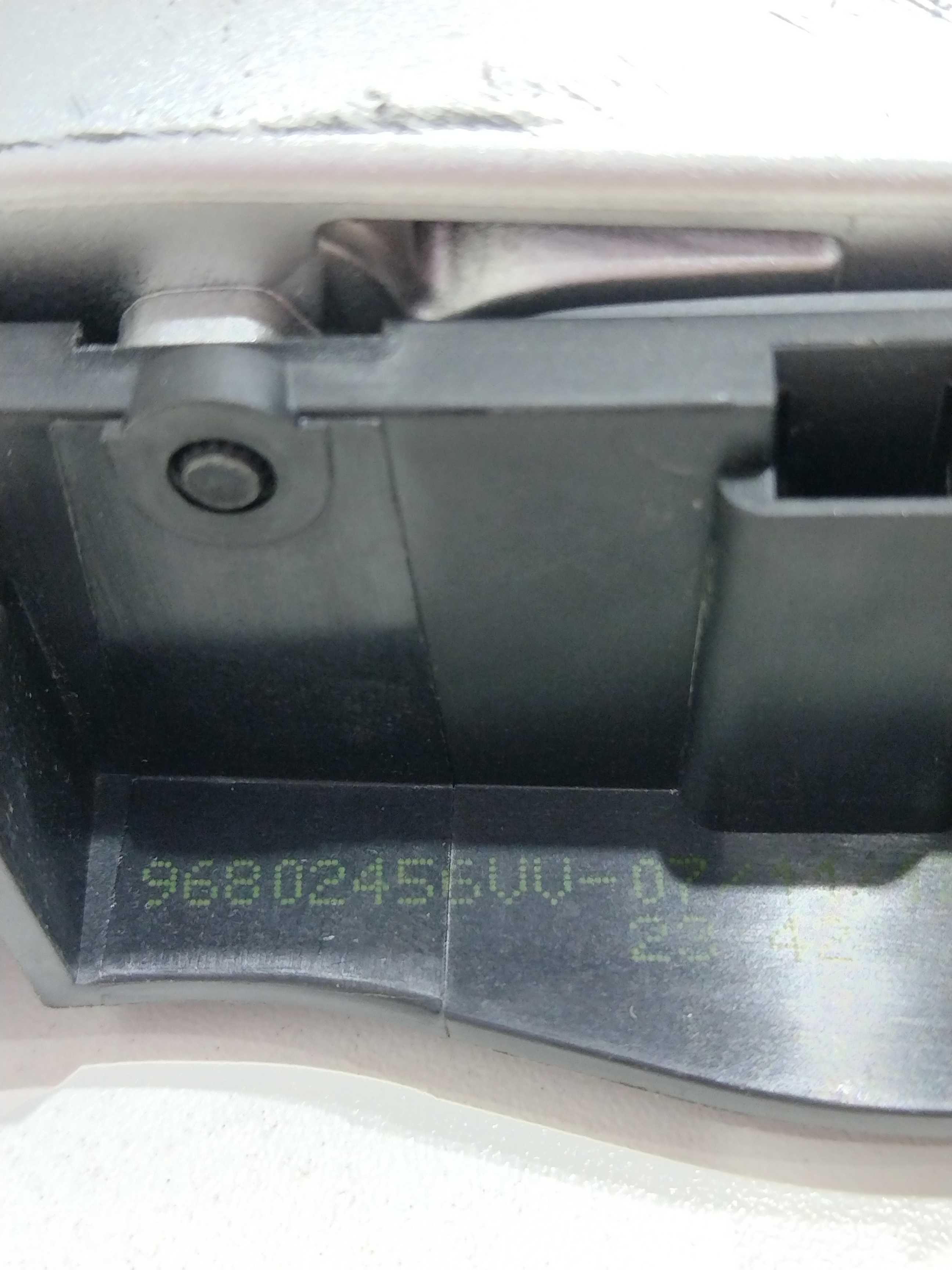 Maçaneta Interna Dianteira Esquerda Peugeot 2008 2018 3