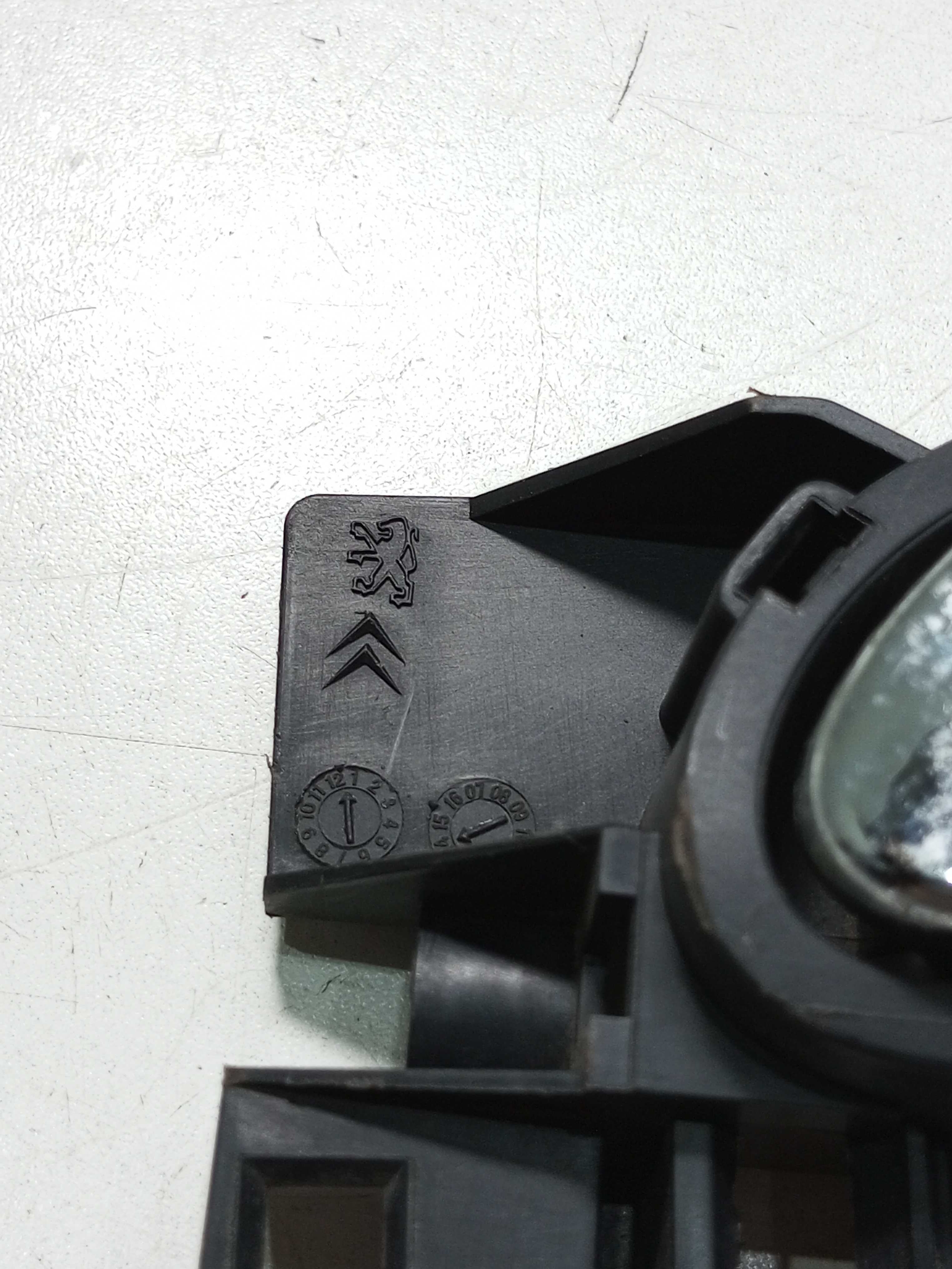 Maçaneta Interna Dianteira Esquerda Citroen C3 2015 Dianteira 2