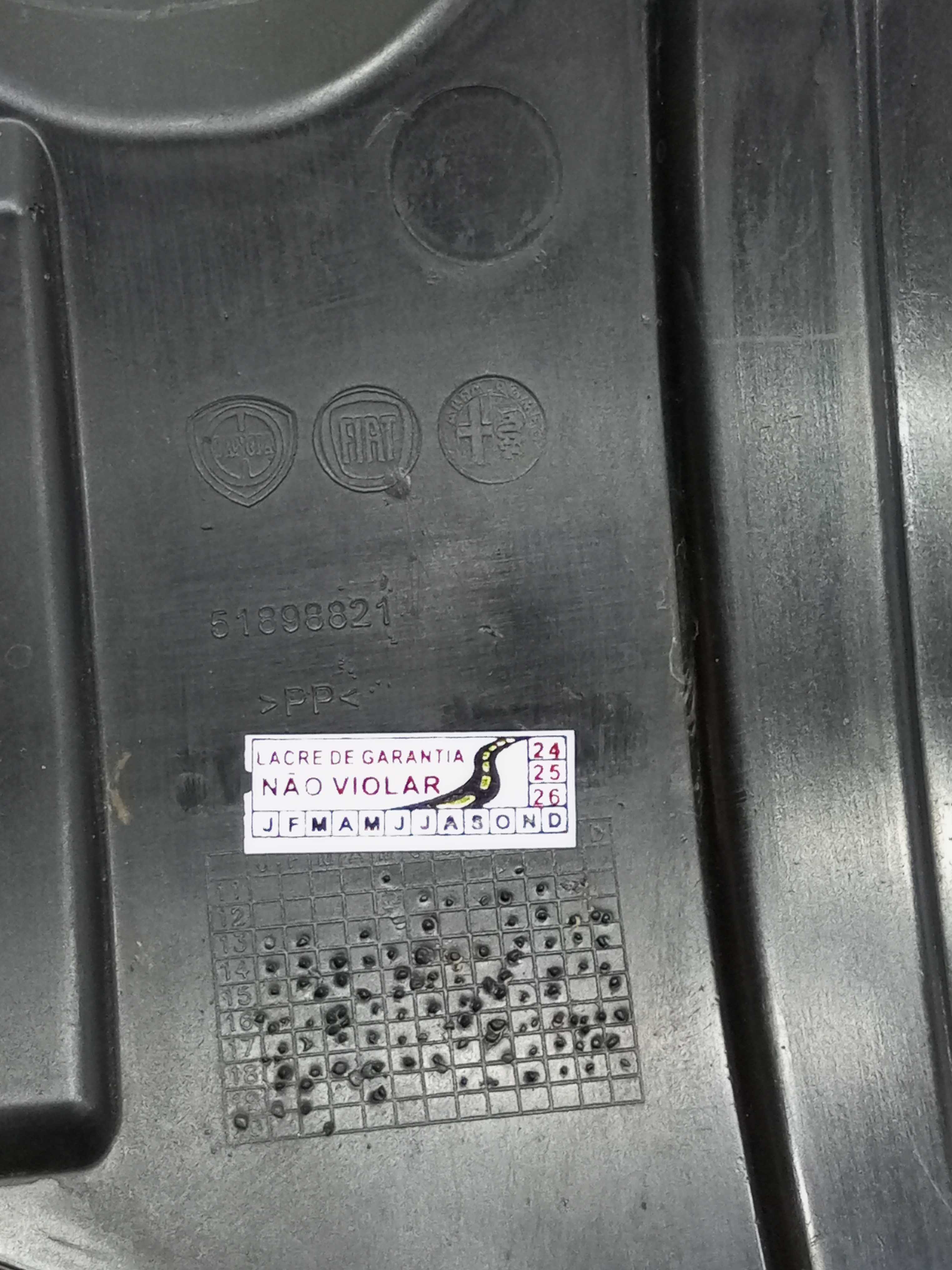 Protetor Inferior Roda Dianteira Esquerda Fiat Fiorino 2021 4