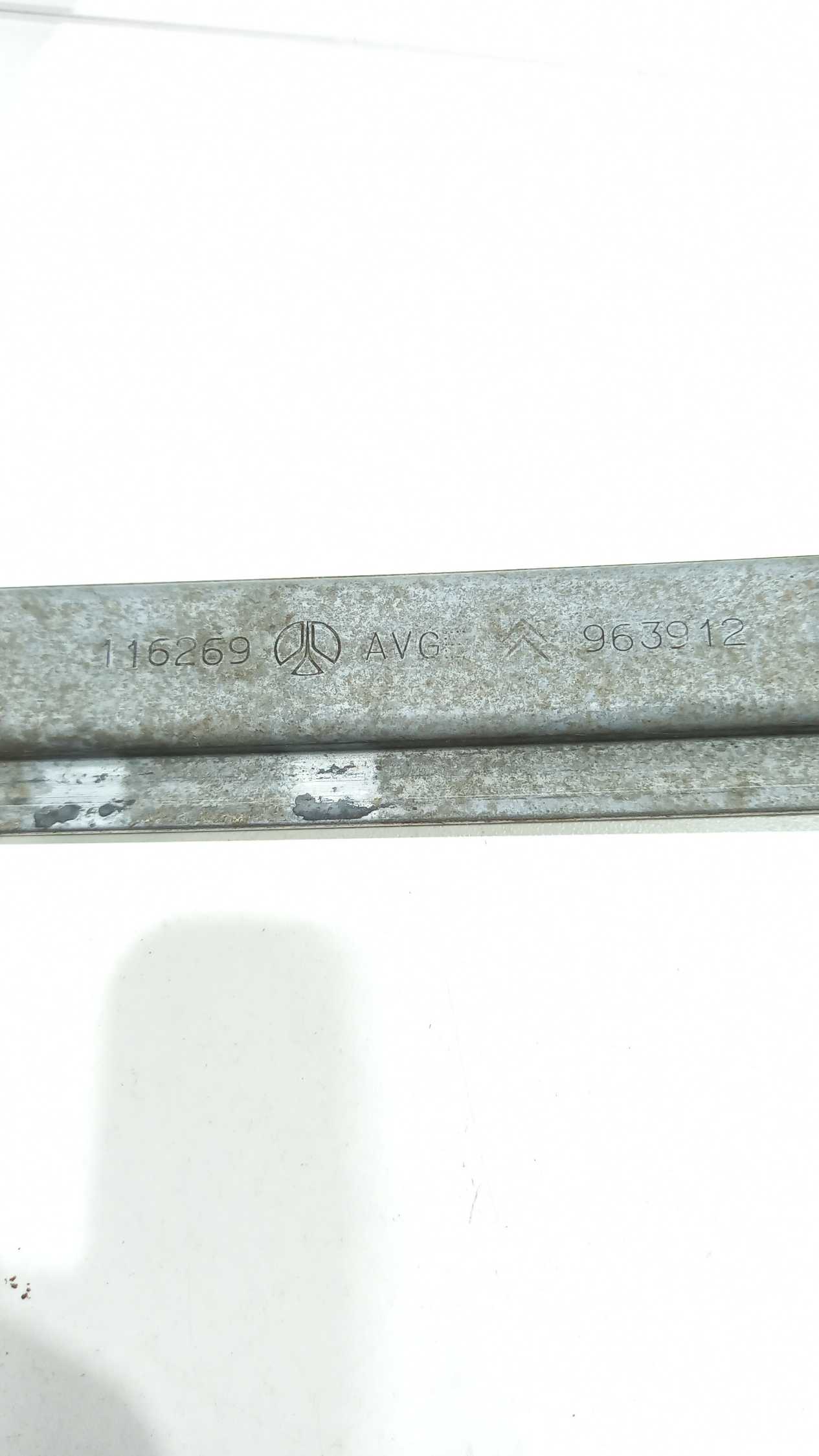 Maquina De Vidro Manual Dianteira Esquerda Citroën C3 2006 2