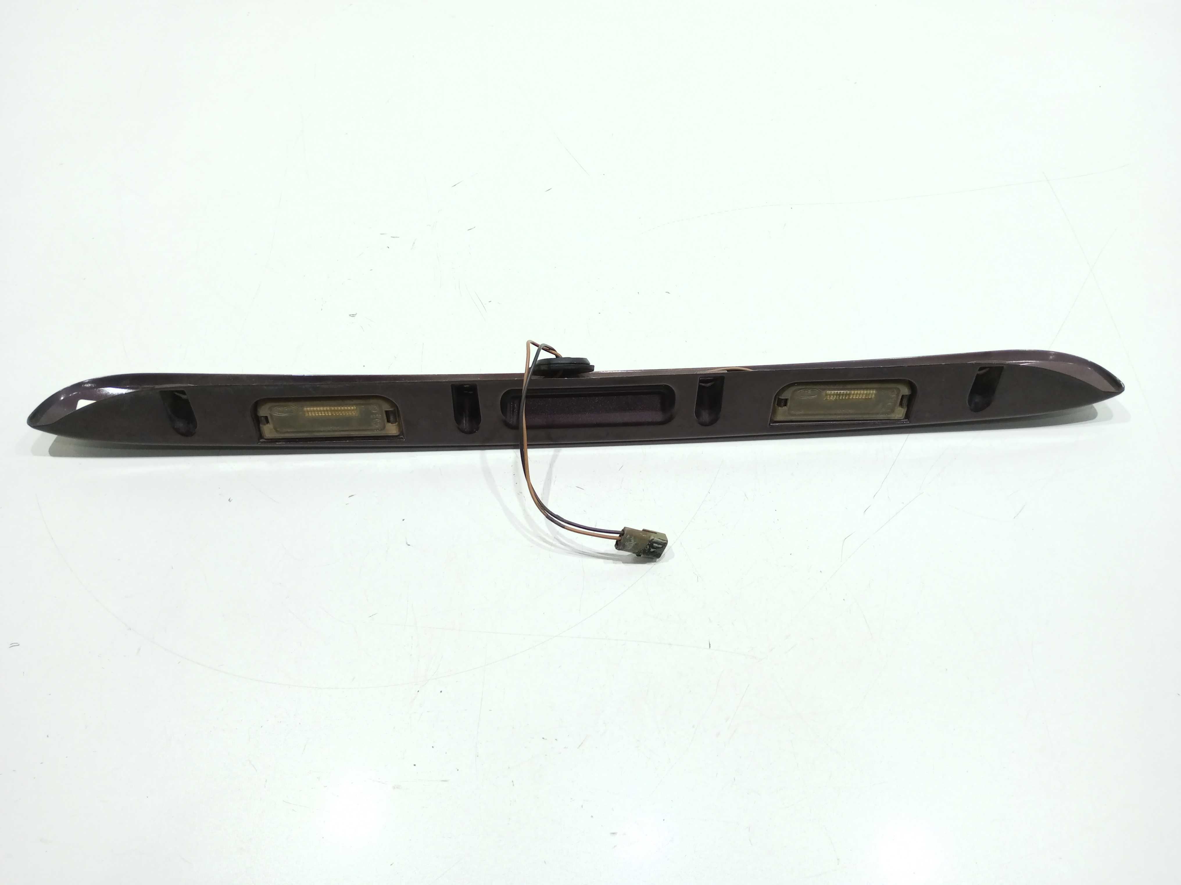 Friso Tampa Traseira Chrysler Grand Caravan 1997 1