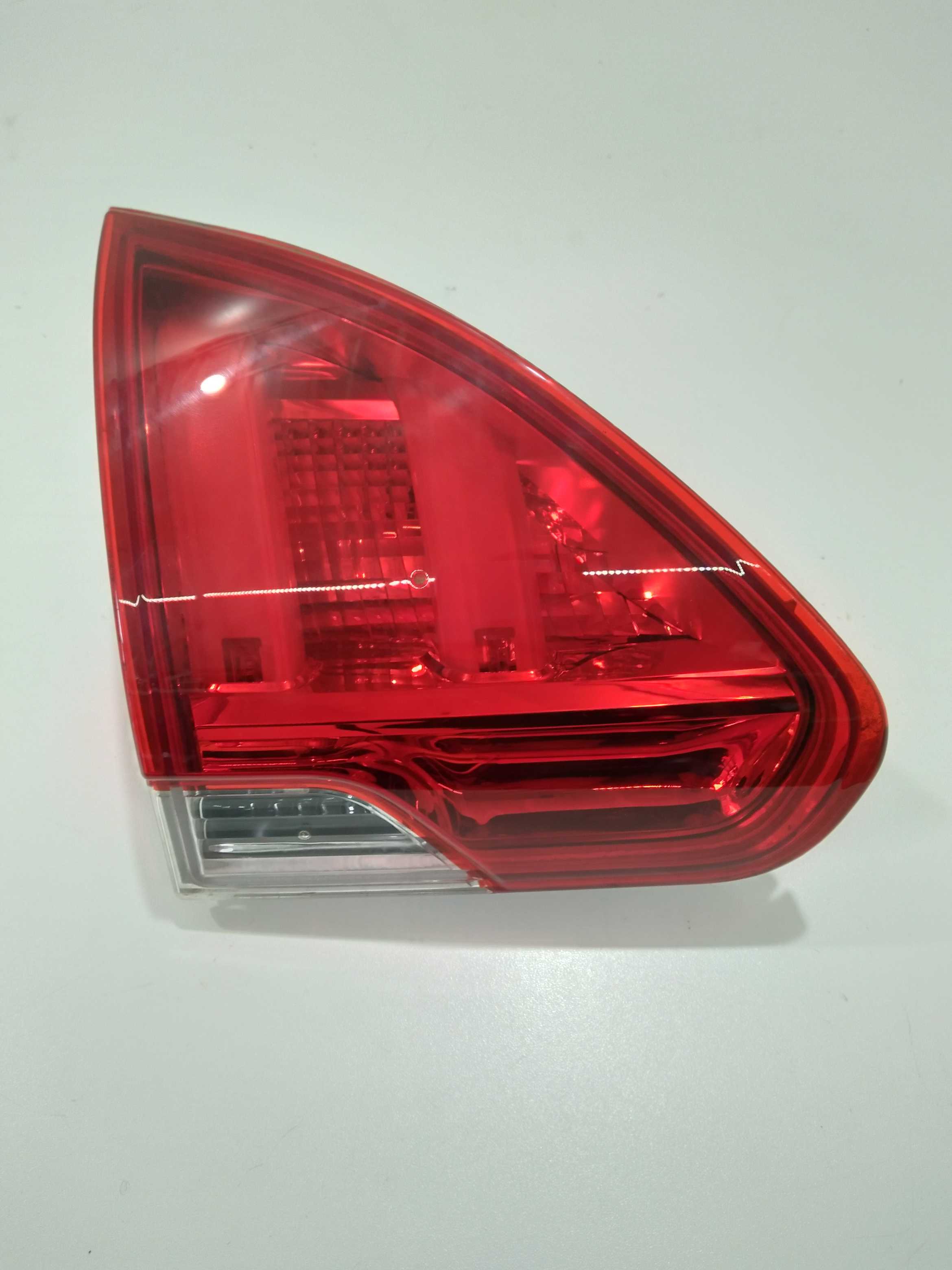 Lanterna Esquerda Da Tampa Traseira Peugeot 2008 2018  Esquerdo 1