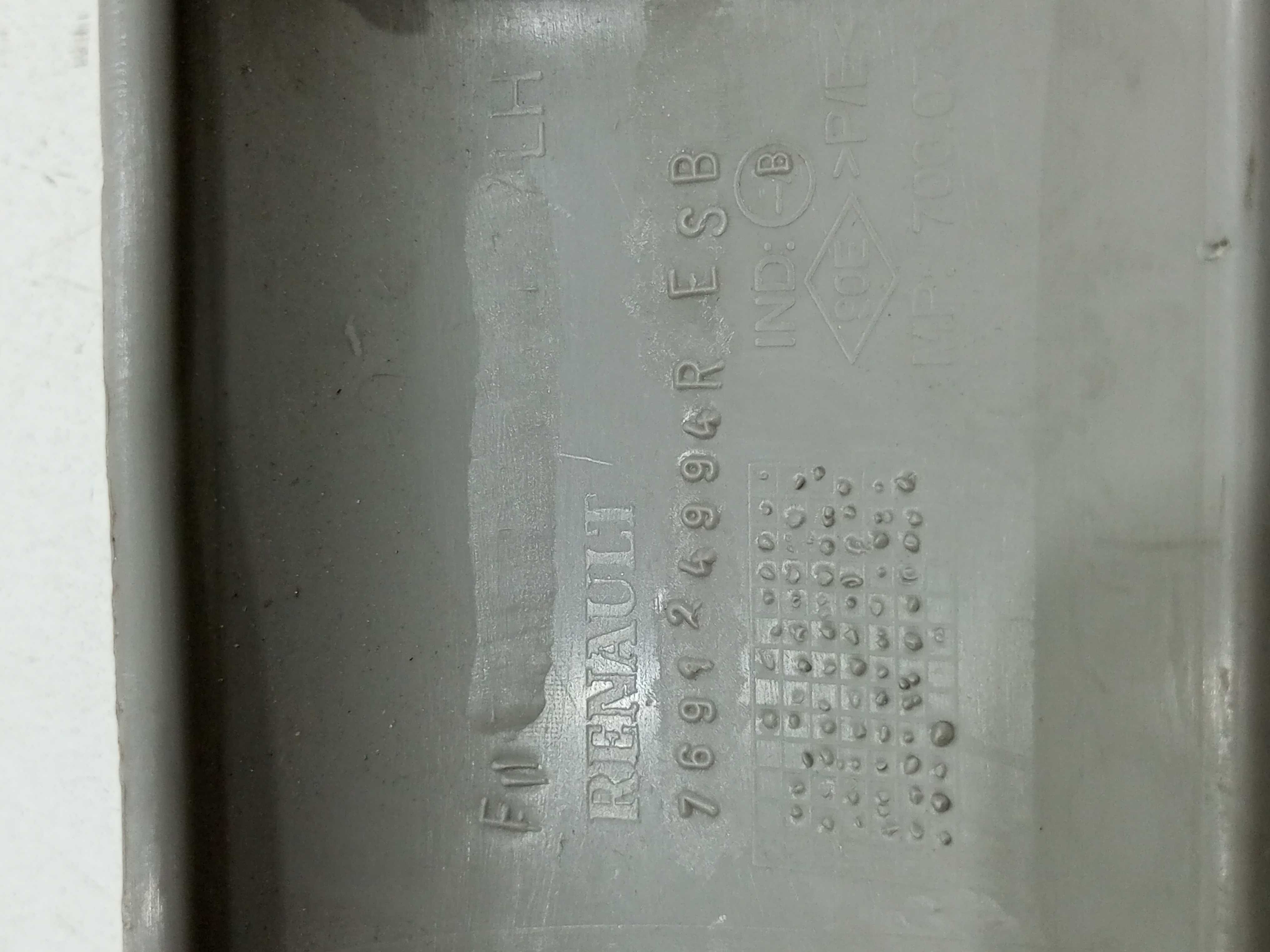 Moldura Lado Esquerdo Parabrisa Renault Duster 1.6 2014 4