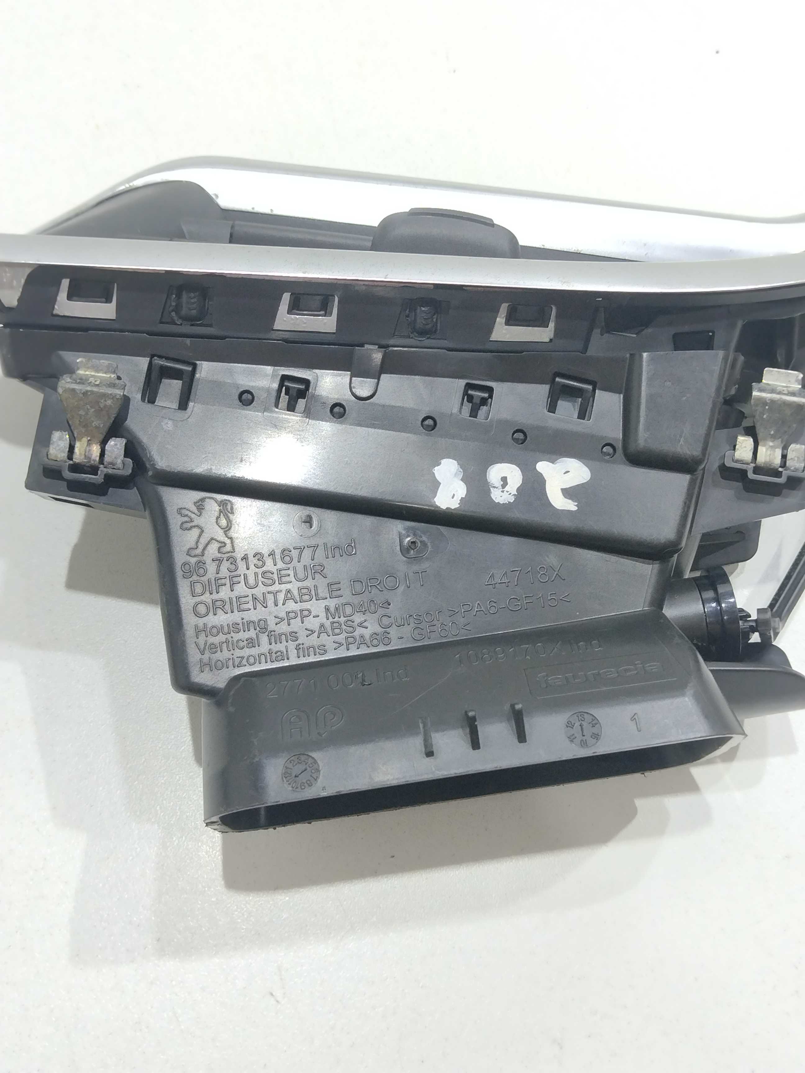 Difusor De Ar Lado Direito Peugeot 208 Ano 2014 Original 2