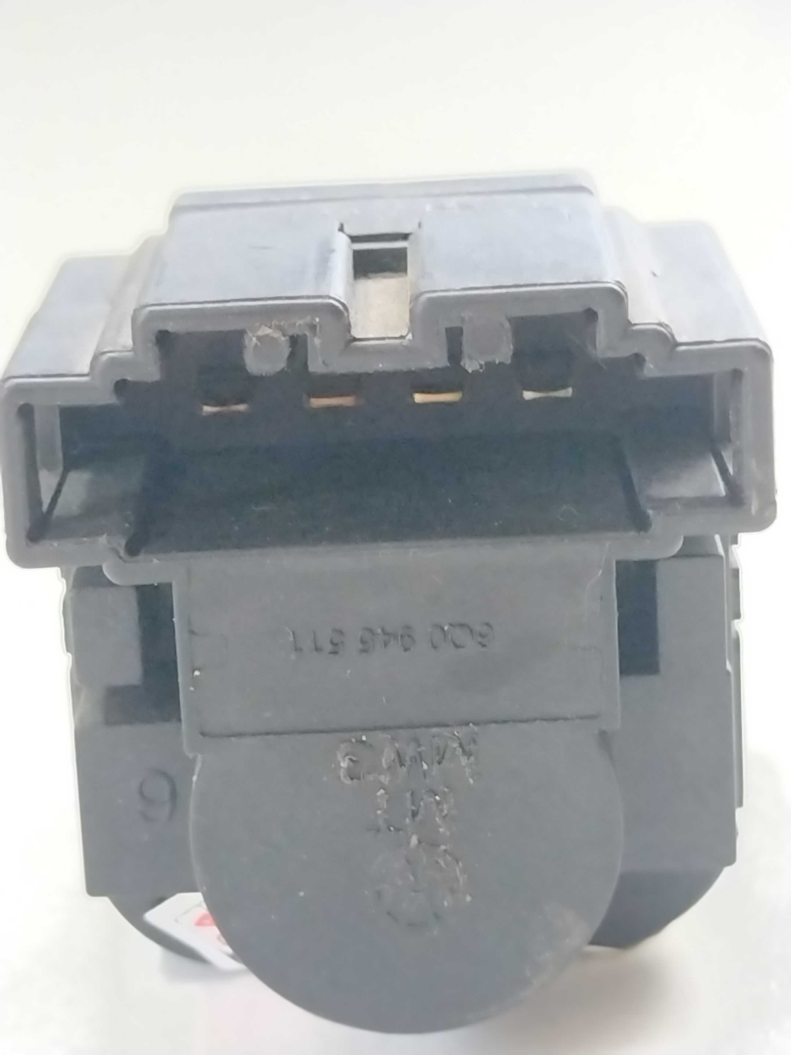 Sensor interruptor luz de freio Voyage 2012 6Q0945511 2