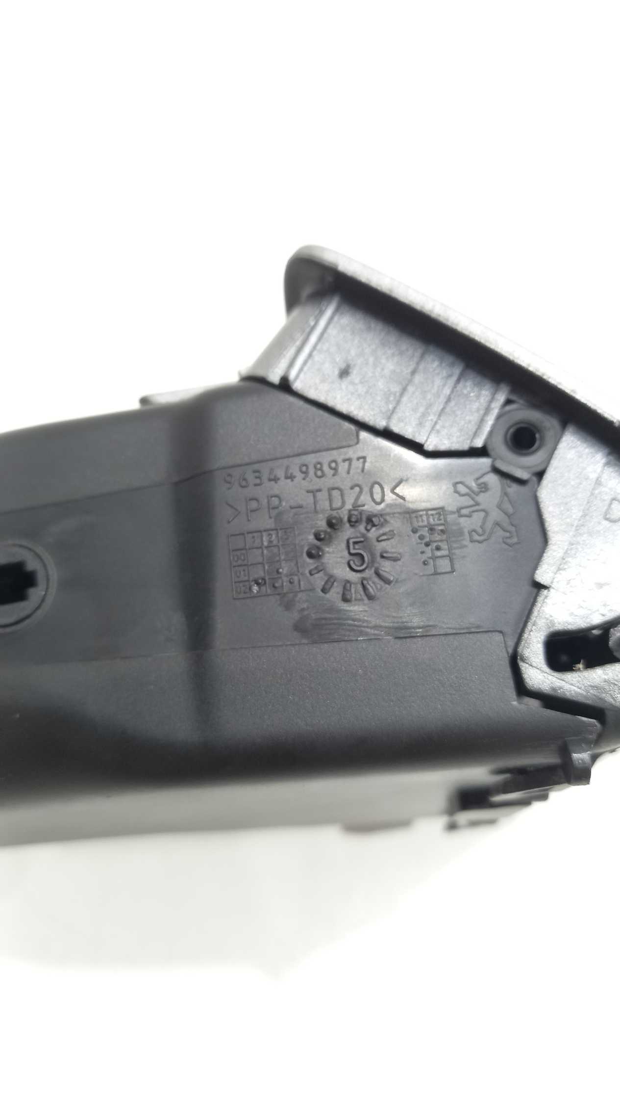 Difusor De Ar Lado Direito Peugeot  307 2003 À  2010 5
