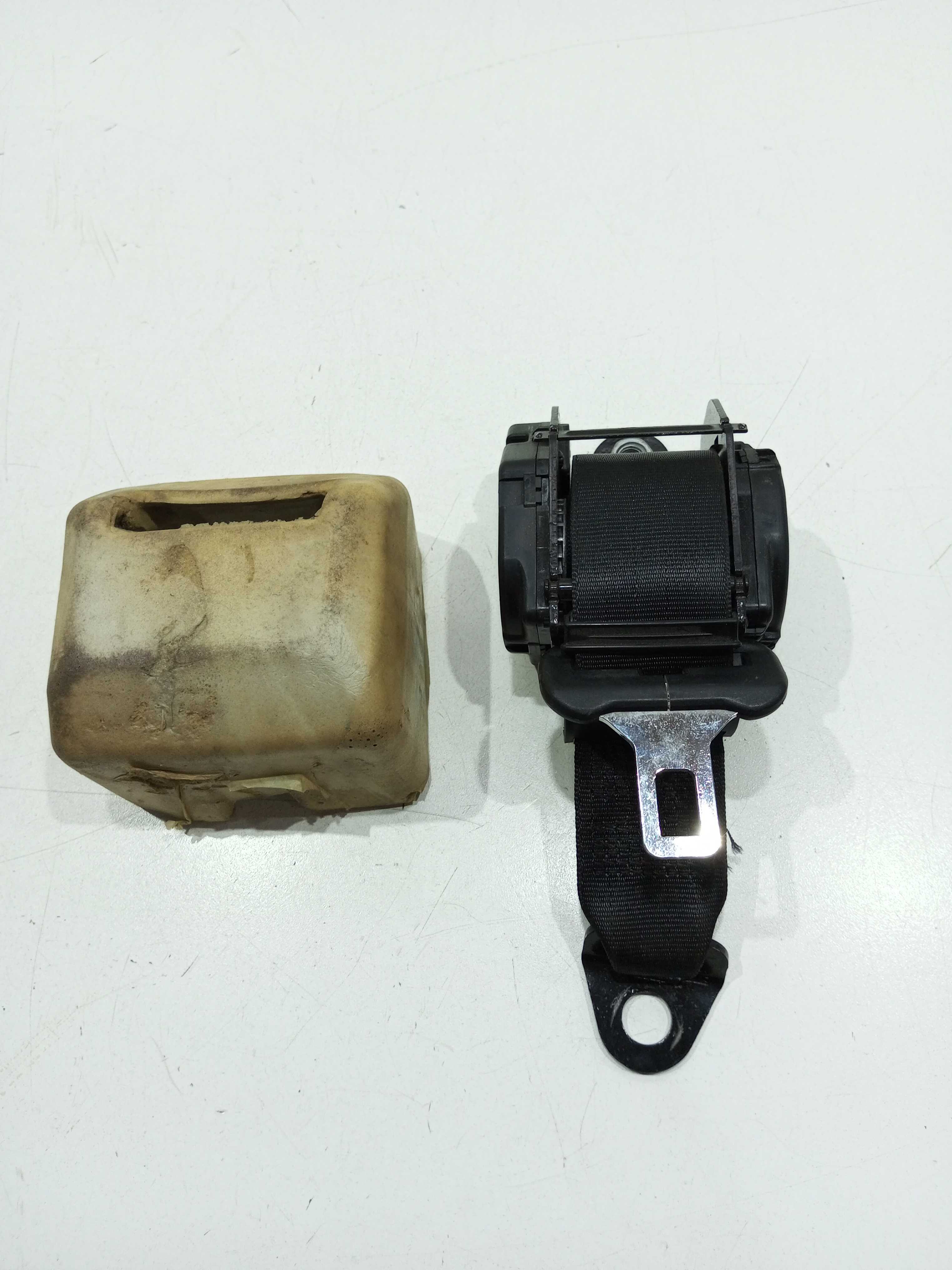 Cinto De Segurança Traseiro Esquerdo Citroen C3 1.6 2014