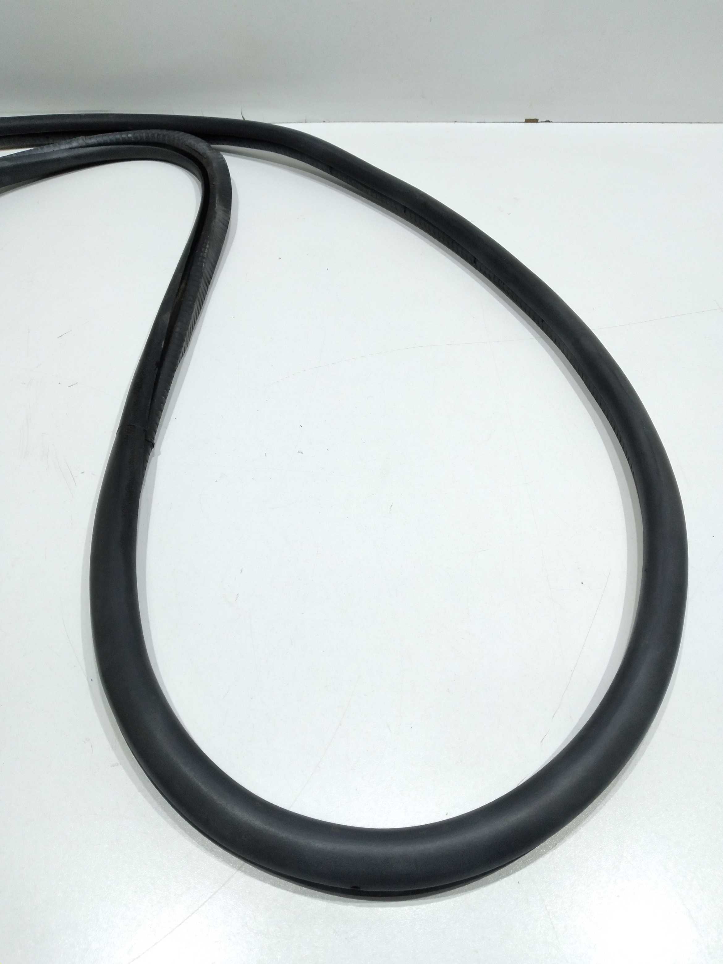 Borrachão Porta Dianteira Esquerda Touareg 4.2 V8 2005 2