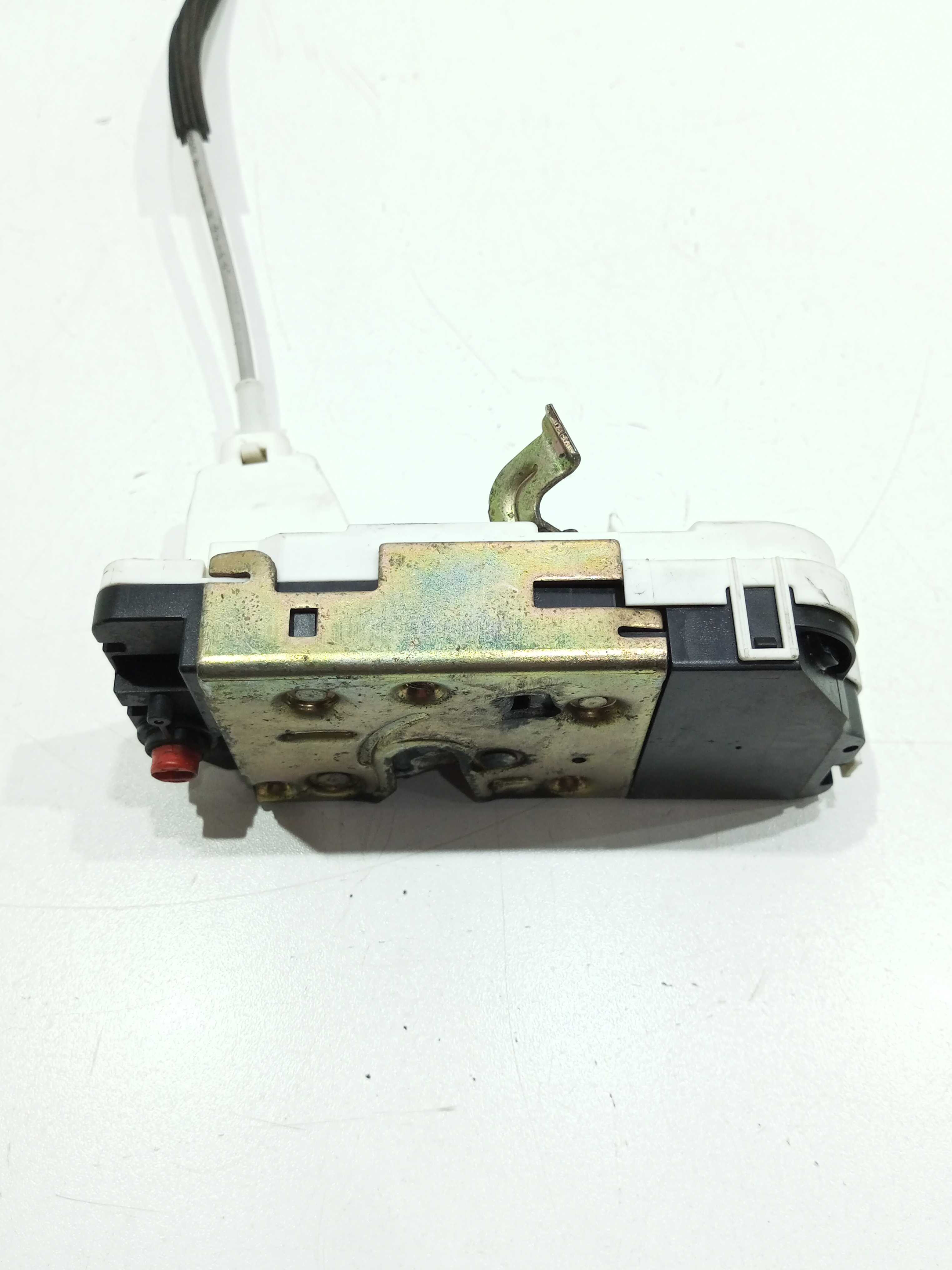 Fechadura Porta Traseira Esquerda Peugeot 307 2004 Rallye 2