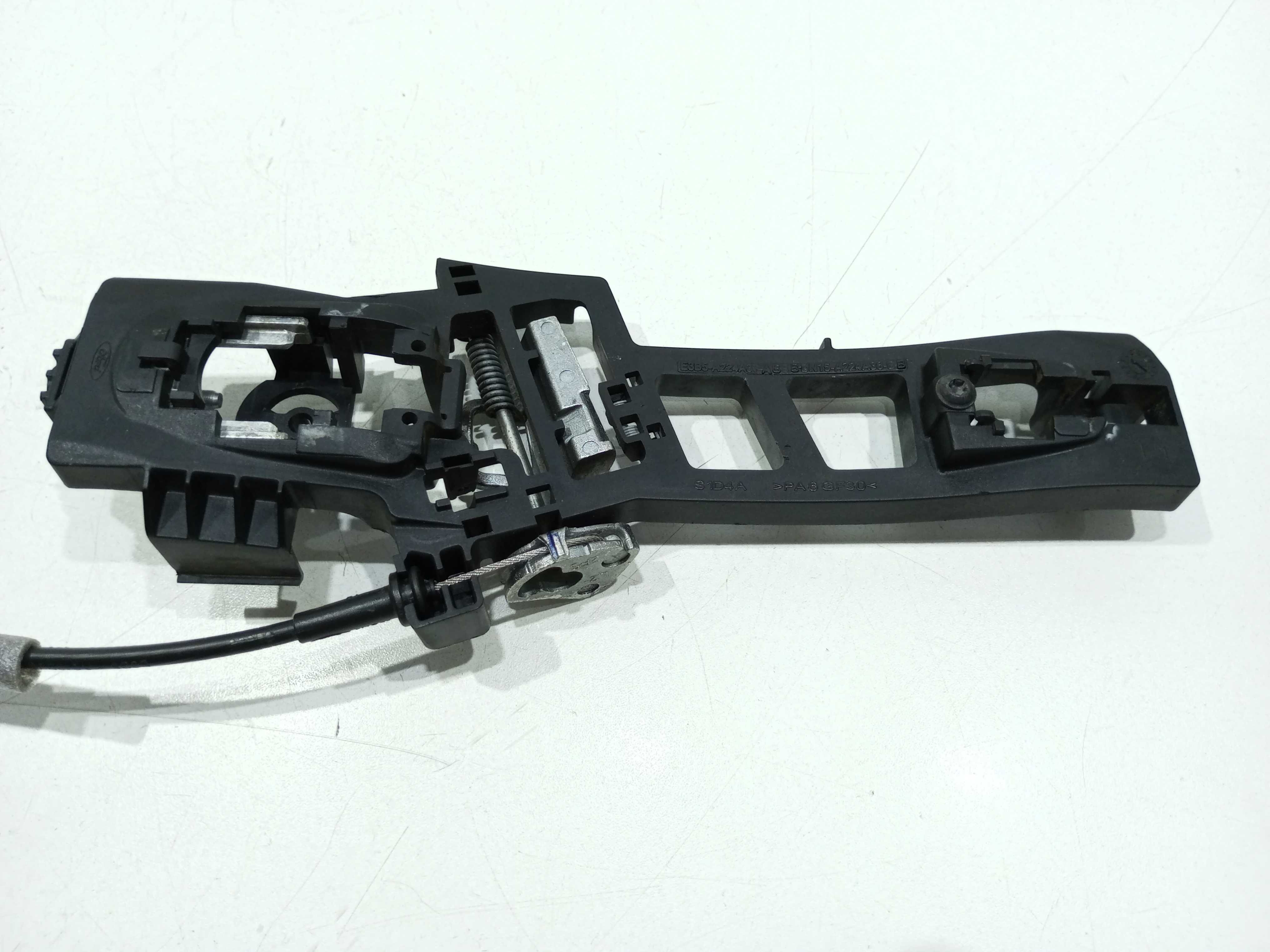 Suporte Maçaneta Externa Porta Dianteiro Esq. Ford Ka 2017 2