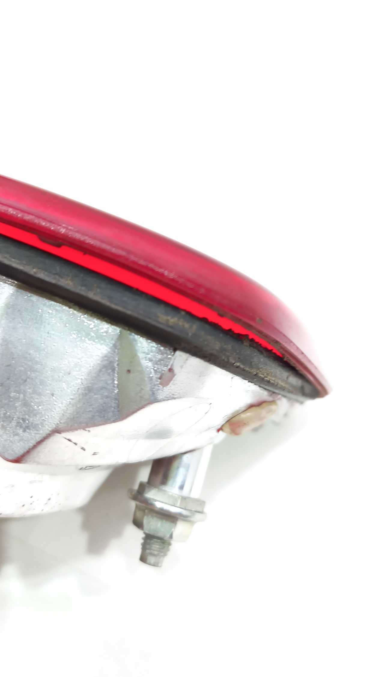 Lanterna Esquerda Da Tampa Traseira Fiat Stilo 2007 Detalhe 4