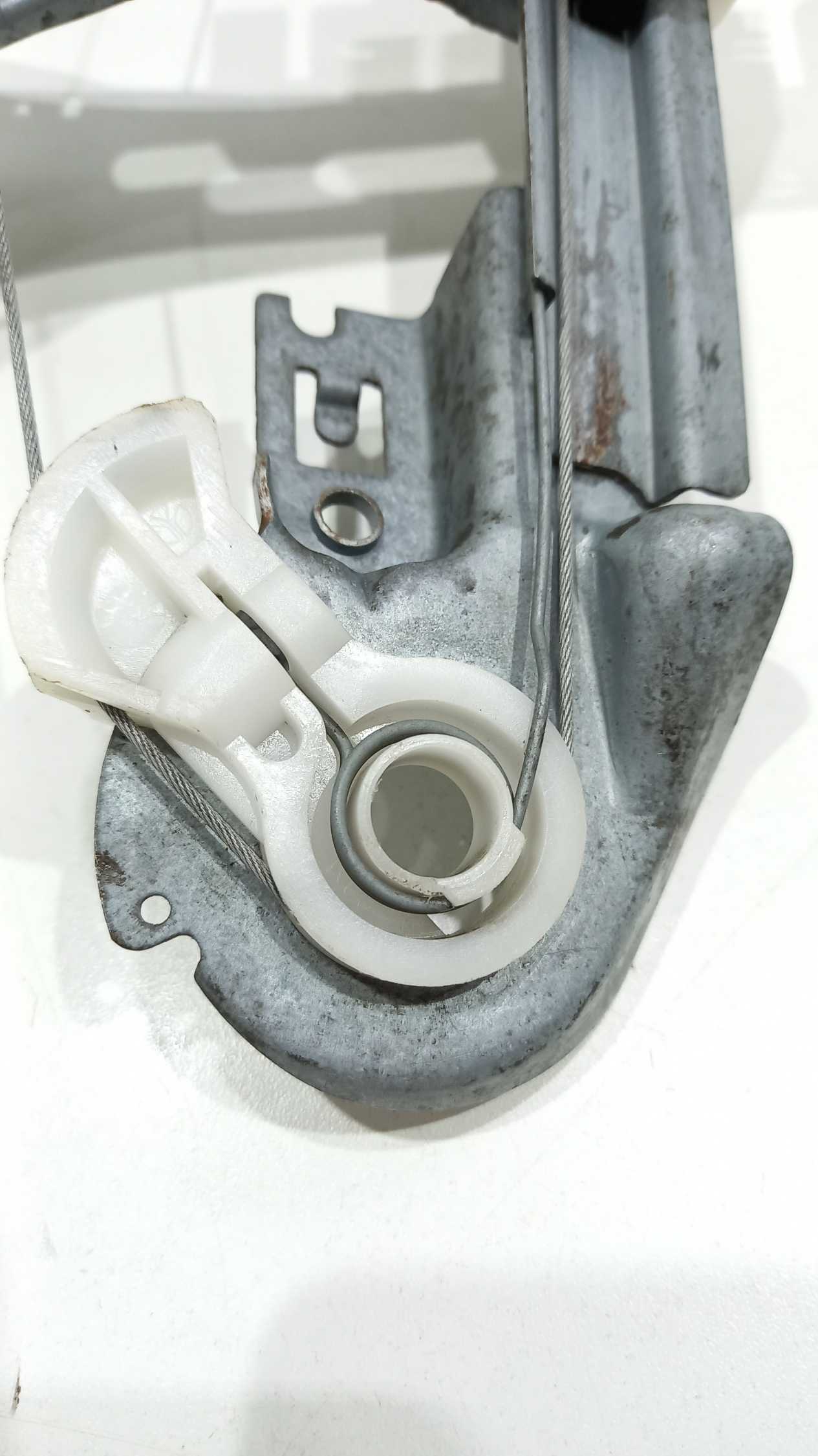 Maquina De Vidro Manual Tras. Esquerda Peugeot  206 2002 2