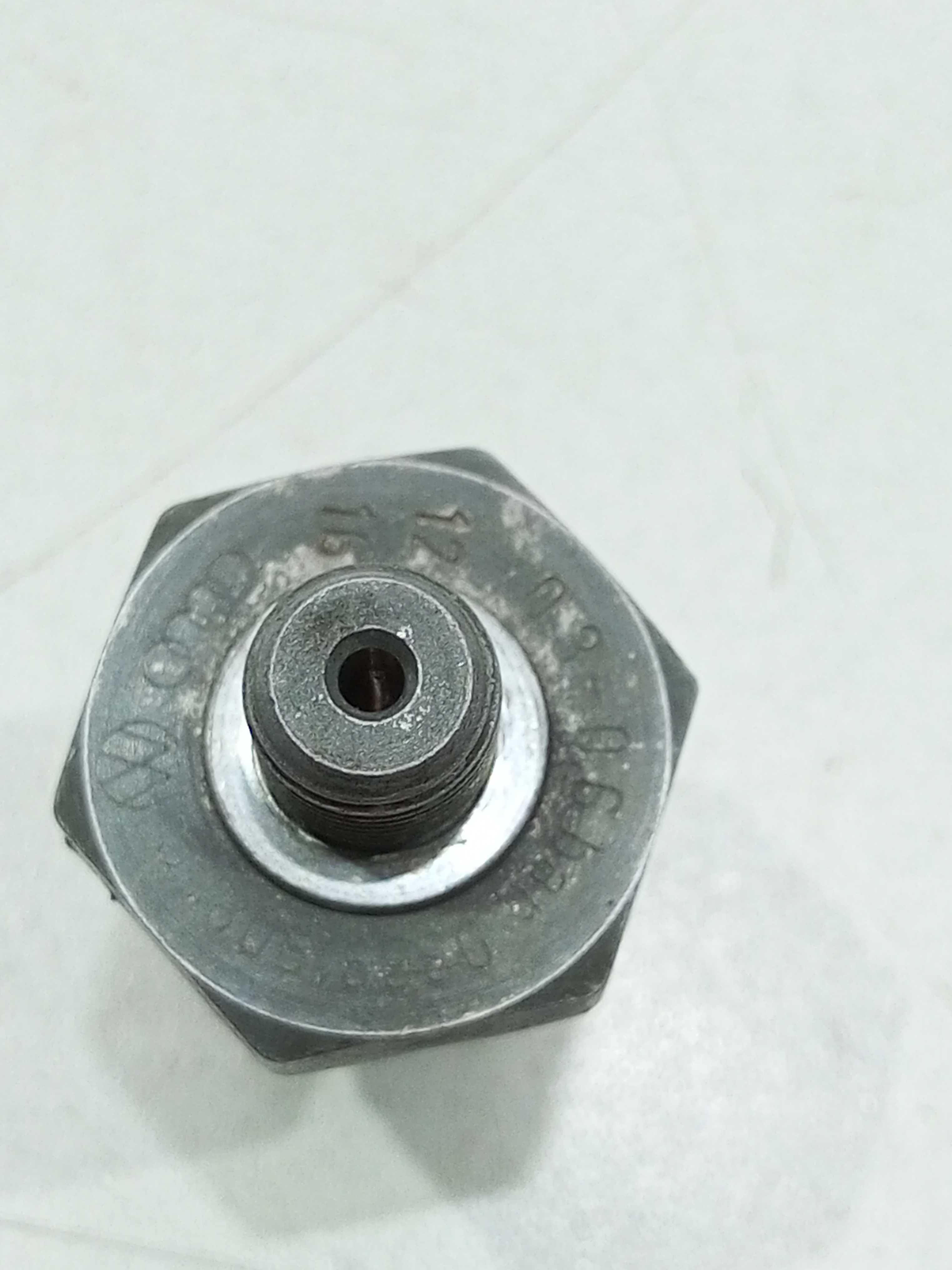 Sensor Pressão De Óleo Vw Saveiro 1.6 Robust 2018 2