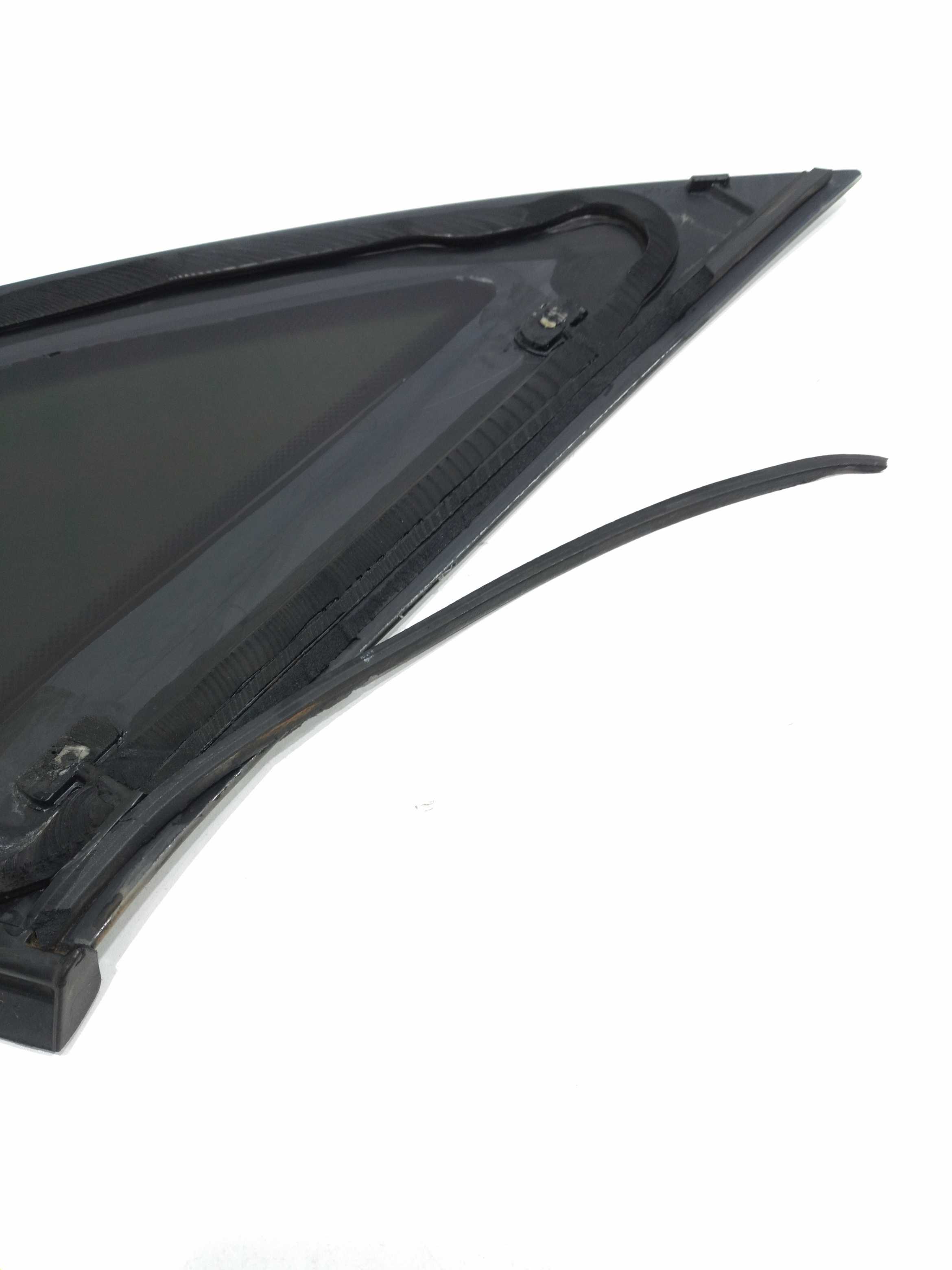 Vidro Fixo Da Coluna Traseira Esquerda Grand Siena 1.6 2013 5