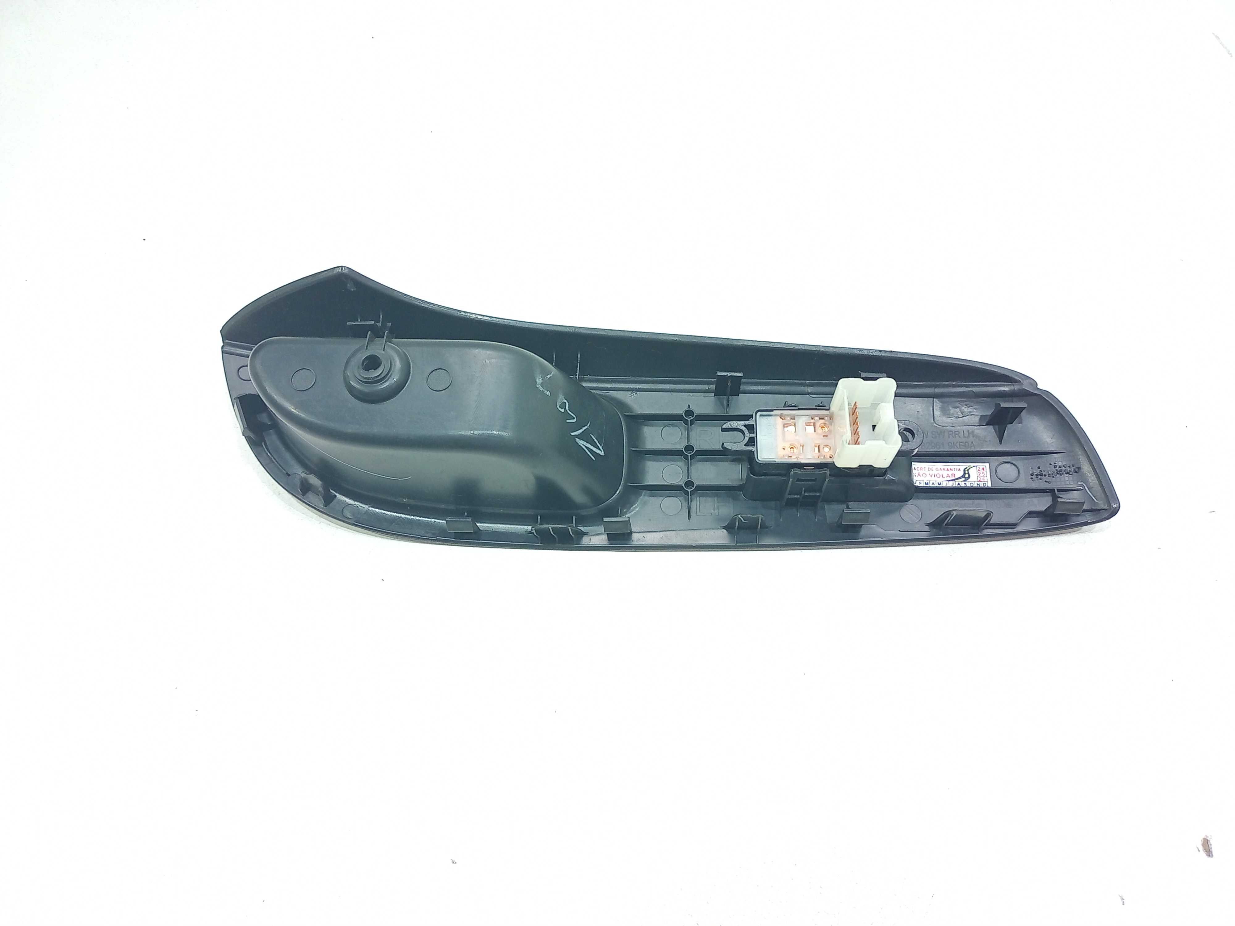 Moldura Botão Vidro Tras Esq Nissan Versa 829619ke0a 3