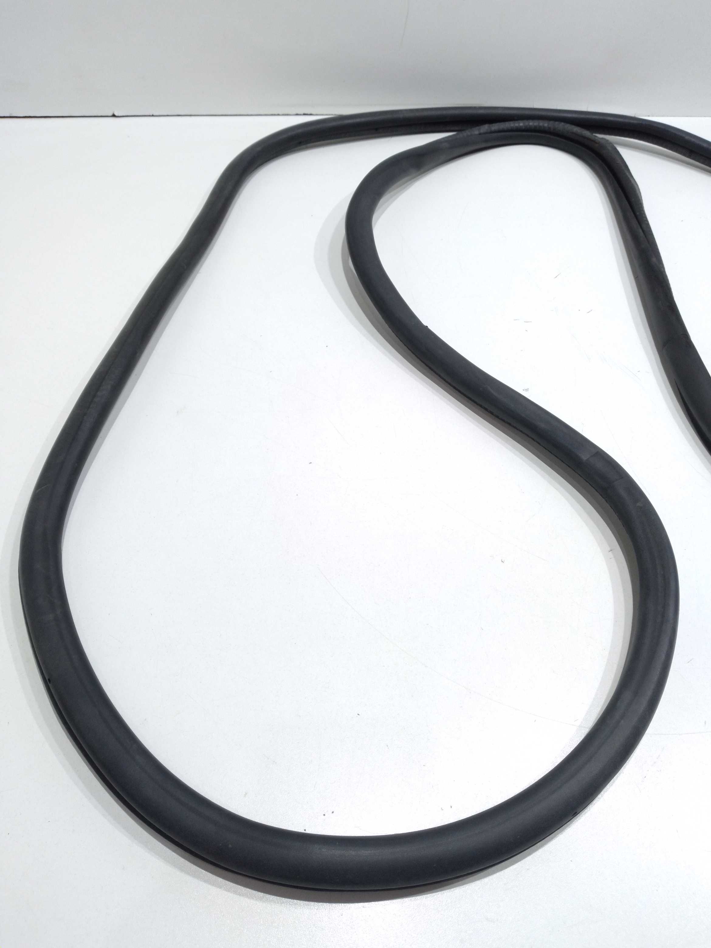 Borrachão Porta Dianteira Esquerda Touareg 4.2 V8 2005 3