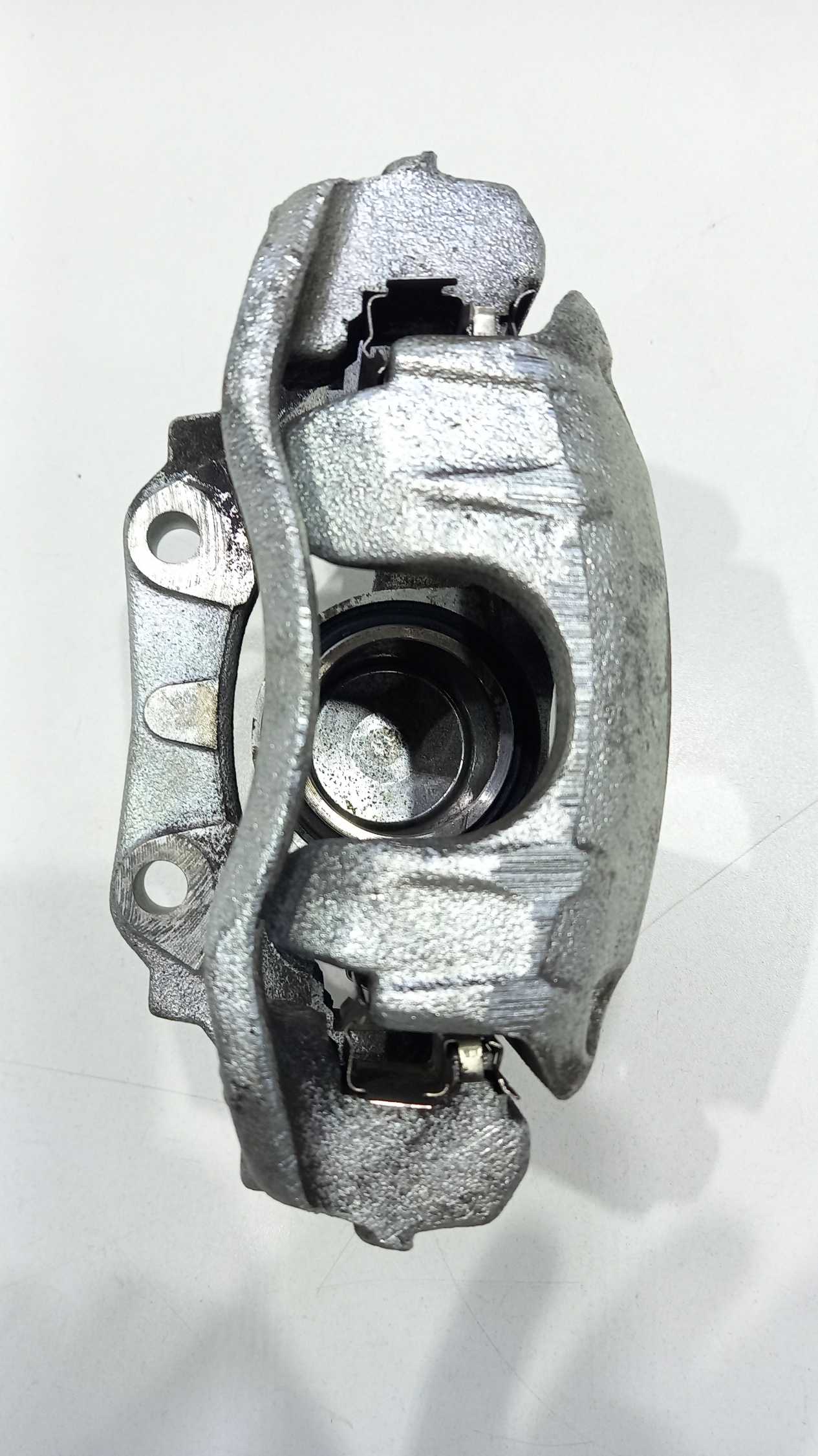 Pinça Dianteira Direita Peugeot 2008 1.6 Automática 2018 3