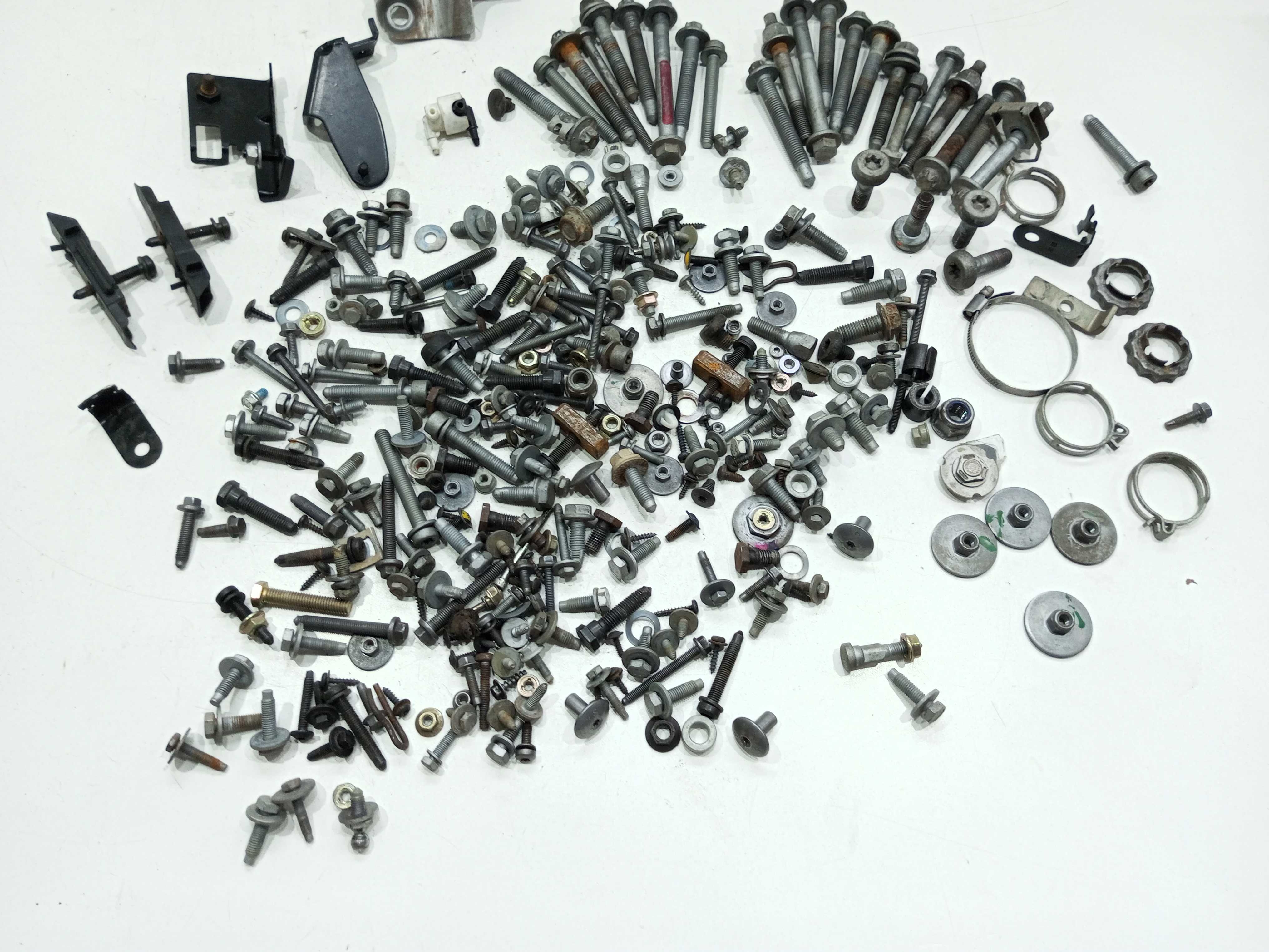 Parafusos Avusos Citroen C3 1.6 2014 Exclusive Automático 6