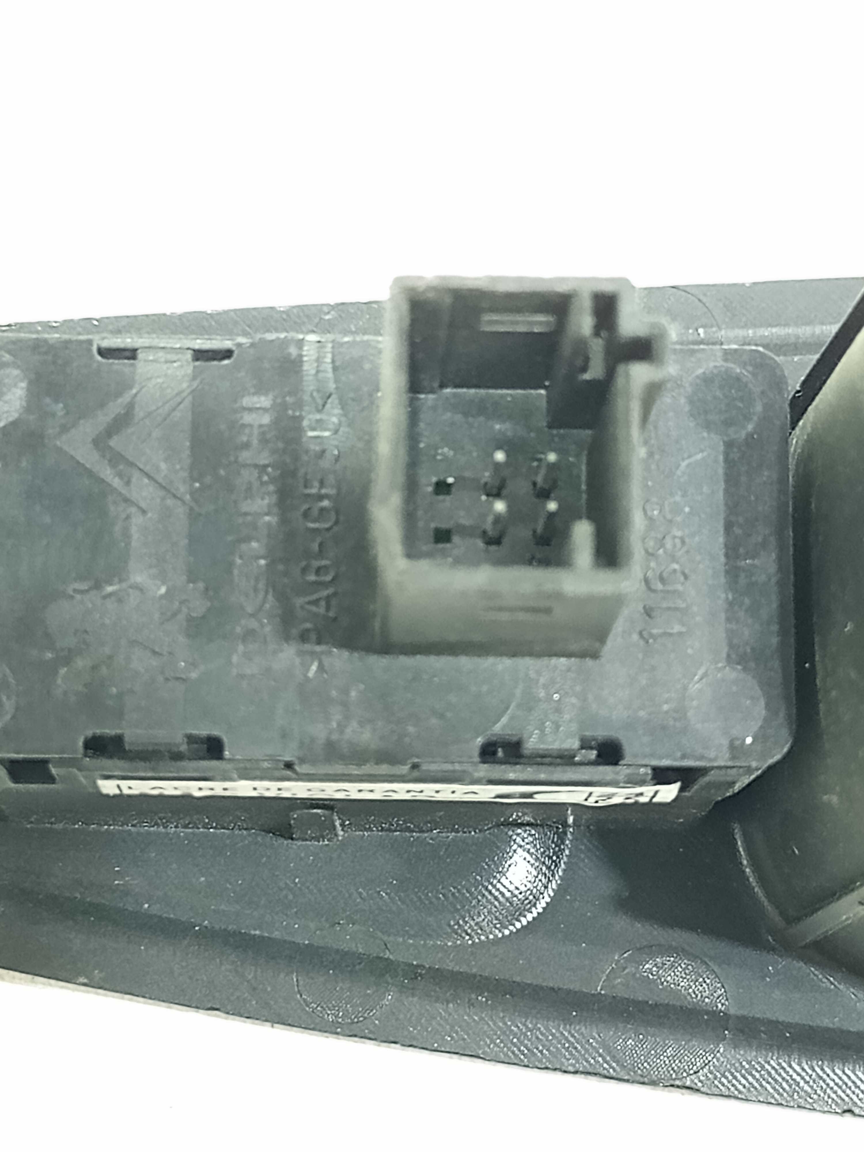 Moldura E Botão Vidro Elétrico Tras Esq Peugeot 408 2012 4