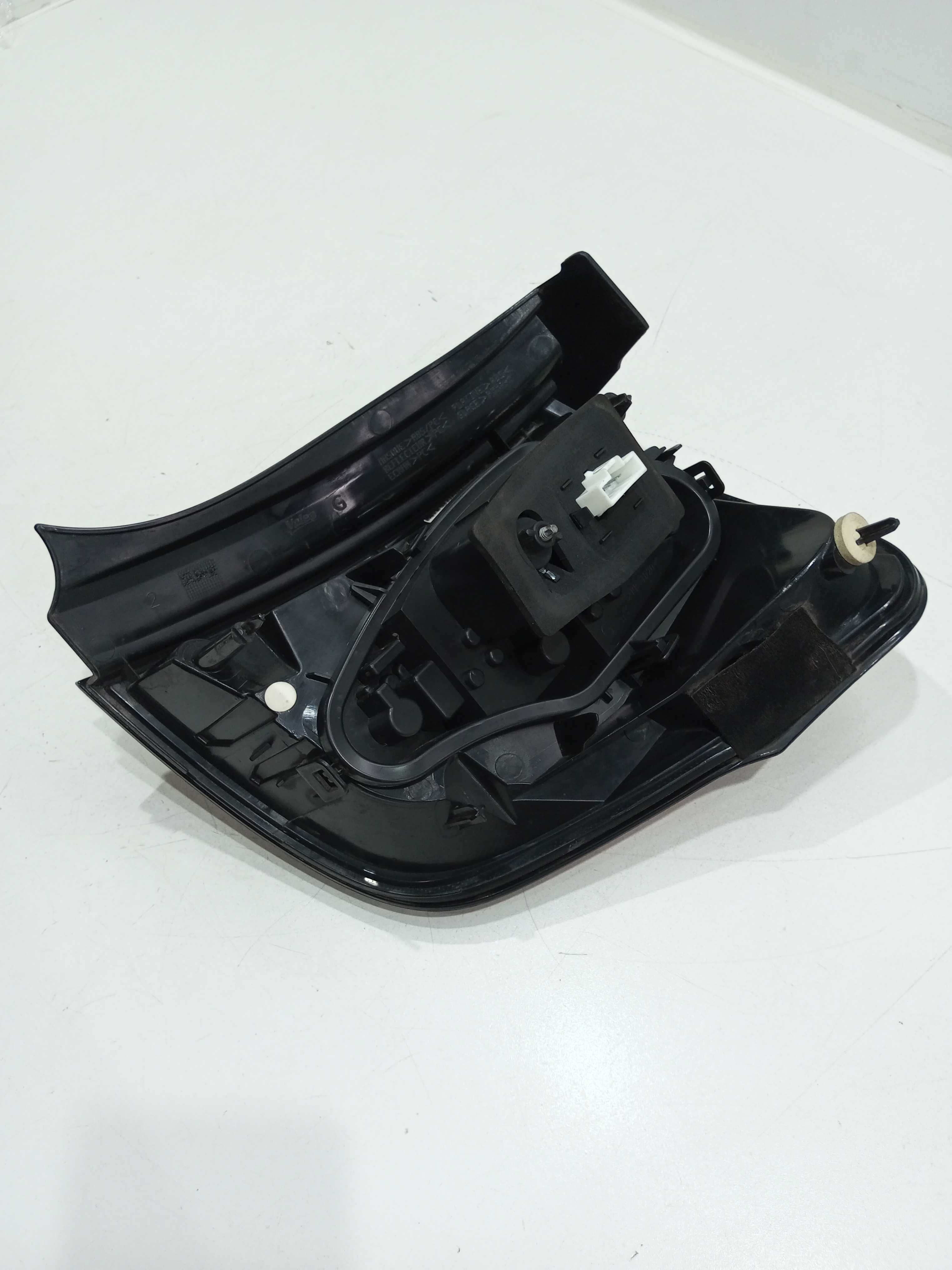 Lanterna Com Circuito  Lado Esquerdo Citroen C3 1.6 2014 6