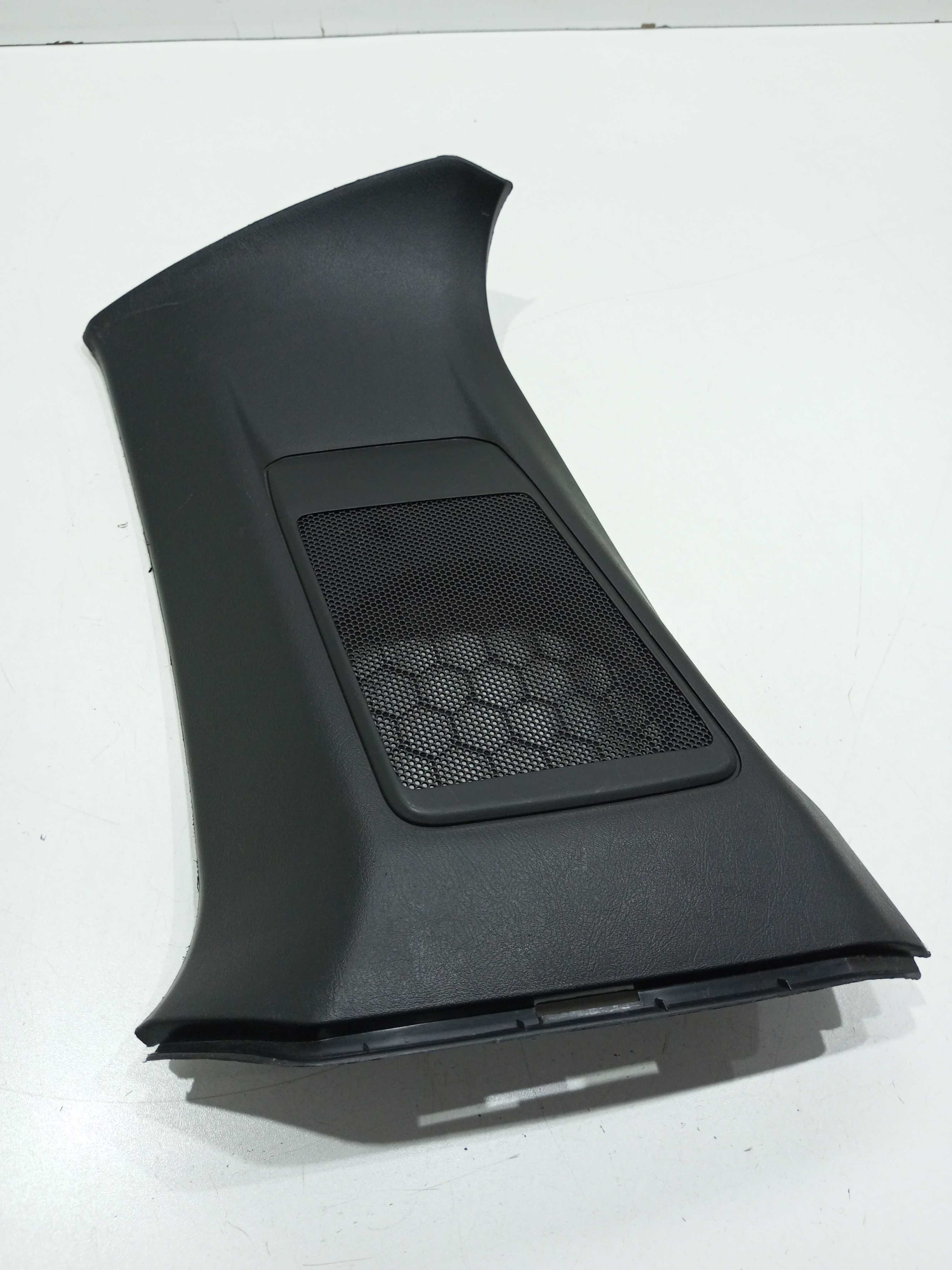 Moldura Traseira Direita Mitsubishi Pajero Tr4 2007 3