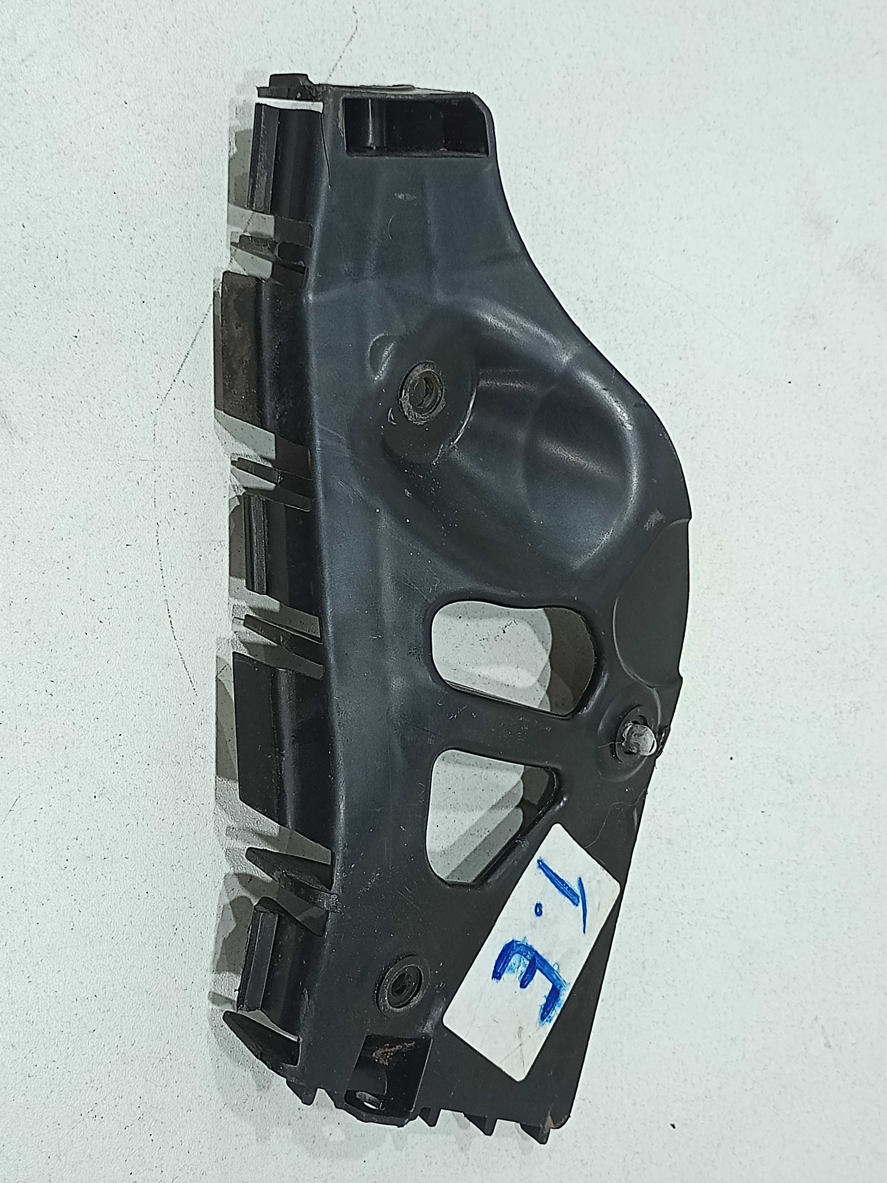 Guia Parachoque Traseiro Esquerdo Renault Sandero 2013 1.6 4