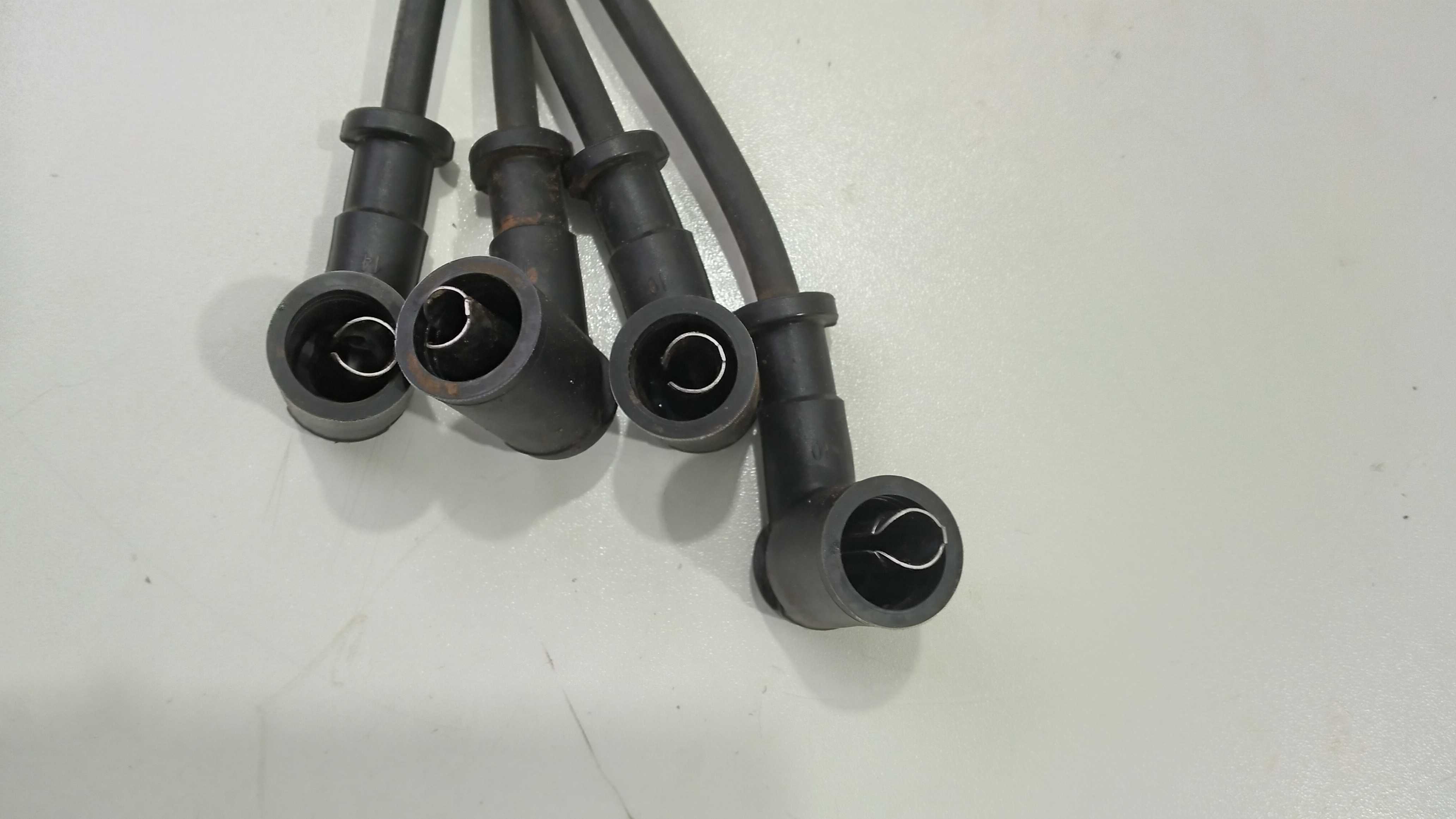 Cabos Vela  Fiat  Strada 1.3 8v 2003 Gasolina 2