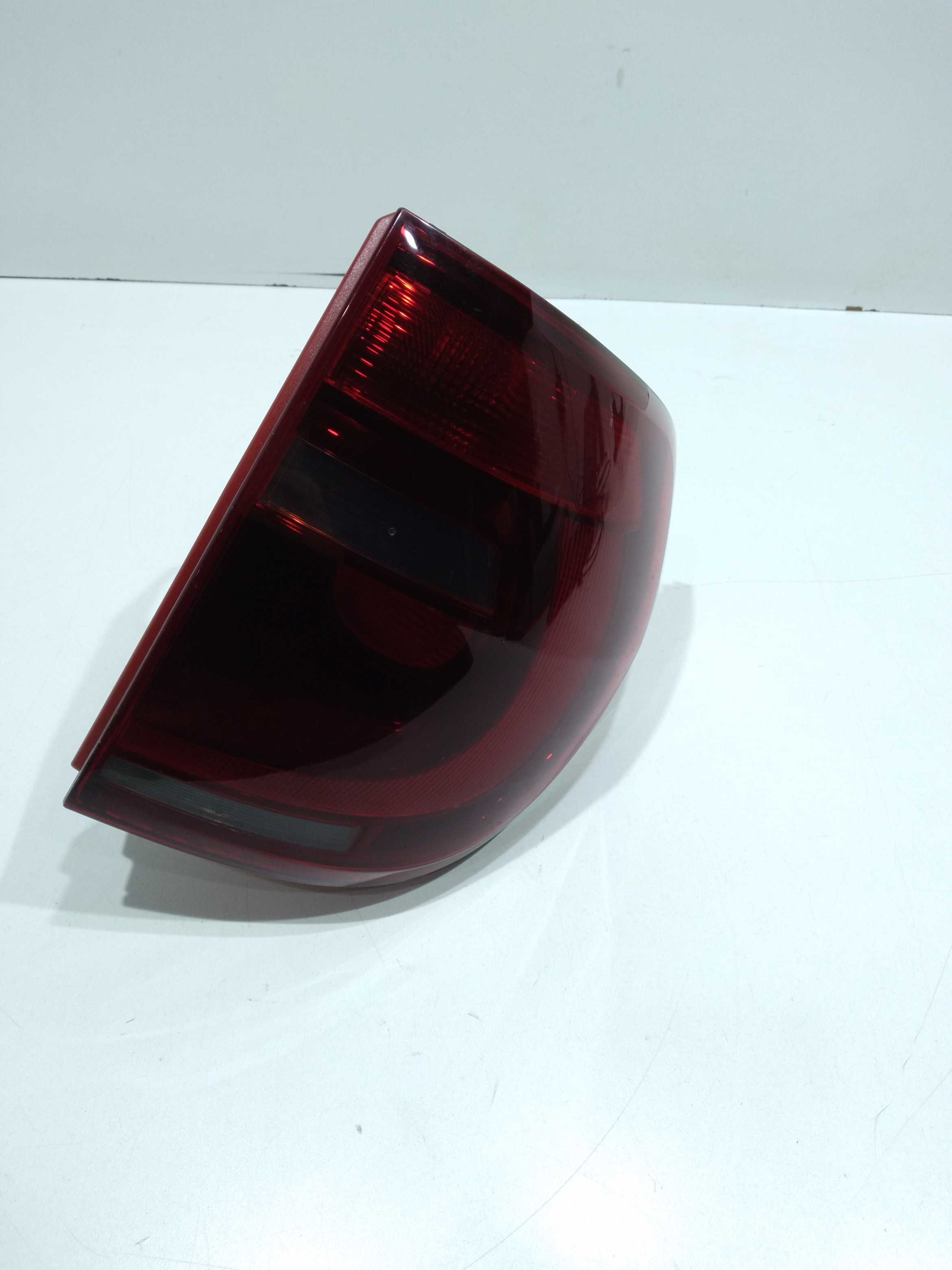 Lanterna Fume Traseira Direita Vw Fox 2012 1