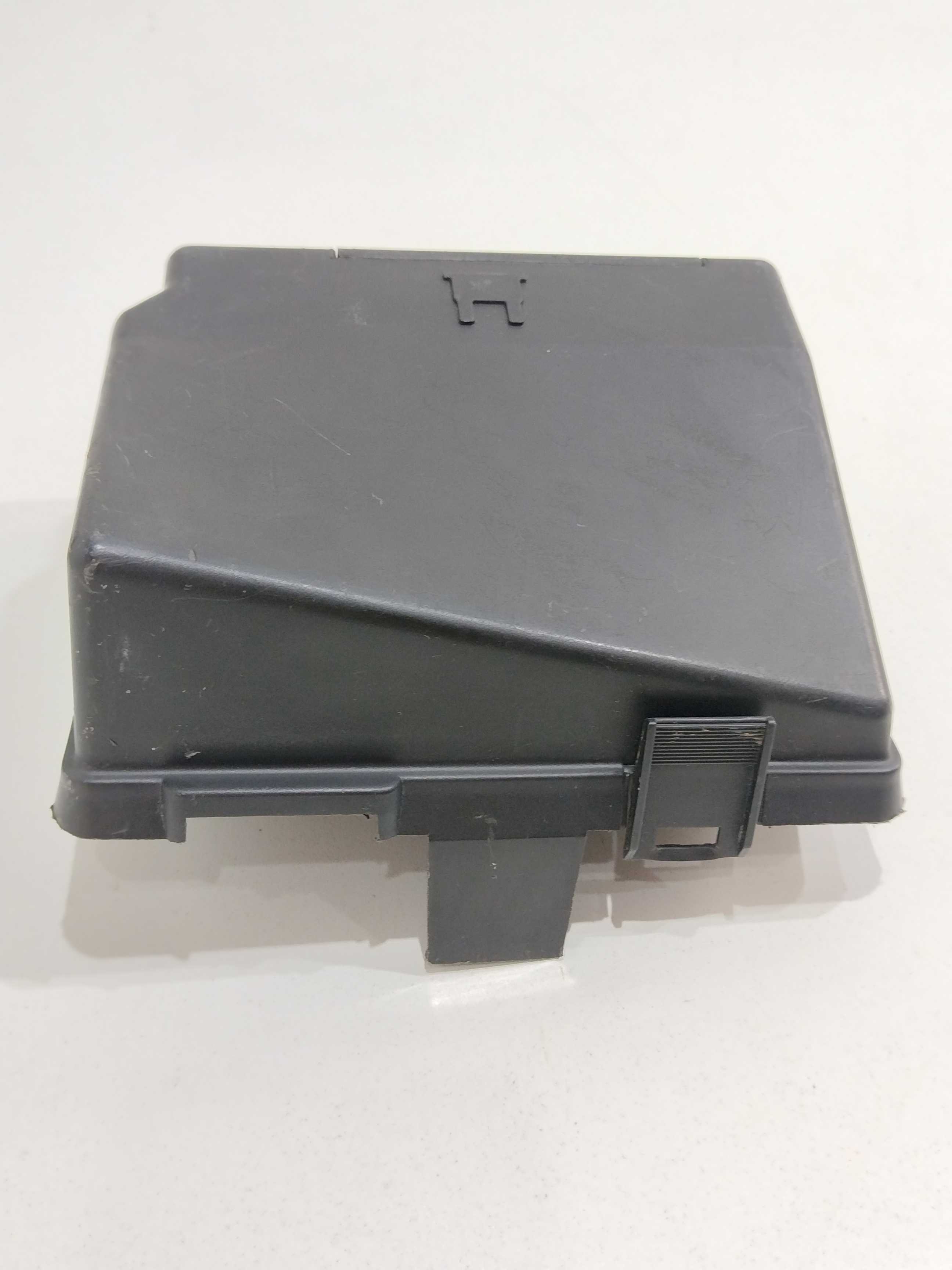 Tampa Caixa Fuziveis Peugeot 206 1999 2000 Original 2